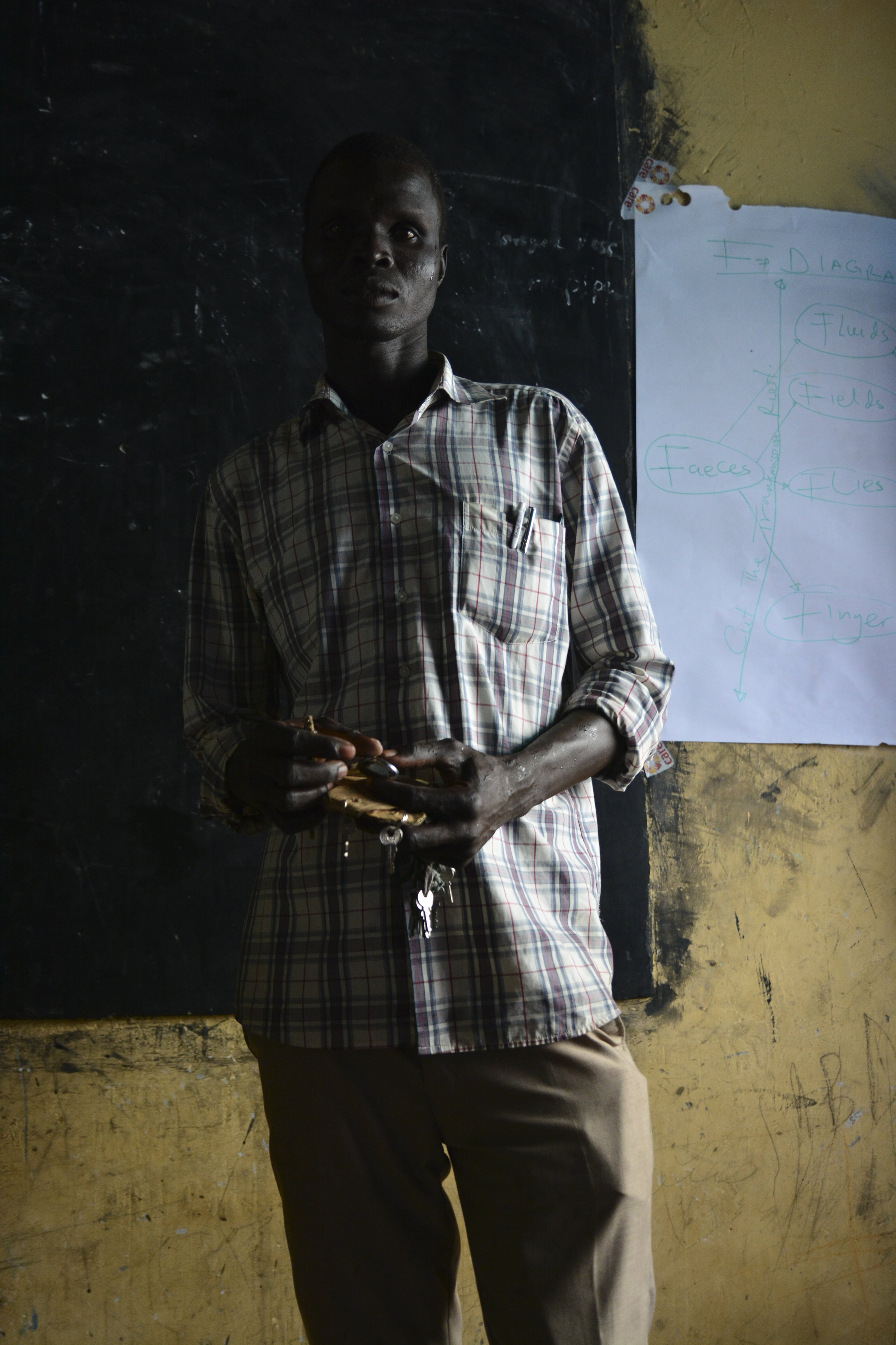  Orac Nyilu Deng is a teacher in the Upper Nile village of Wau Shiluk. A thirty minute boat ride up the Nile River from Malakal, many people fled to this area when fighting between government and rebel forces reached the area. Wau Shiluk become inund