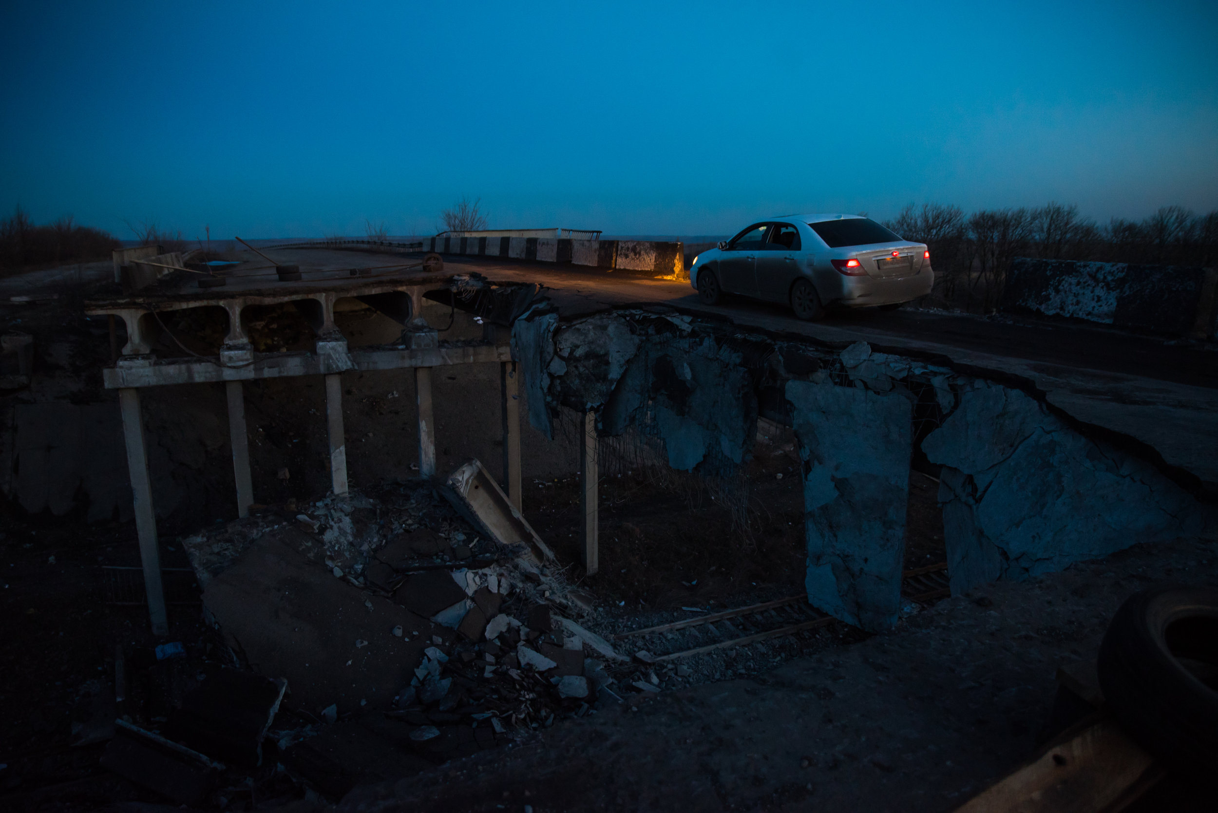  The E40 highway stretches from France to Kazakhstan and is a major international thoroughfare. After the battle of Debaltseve the transcontinental connection was severed. 