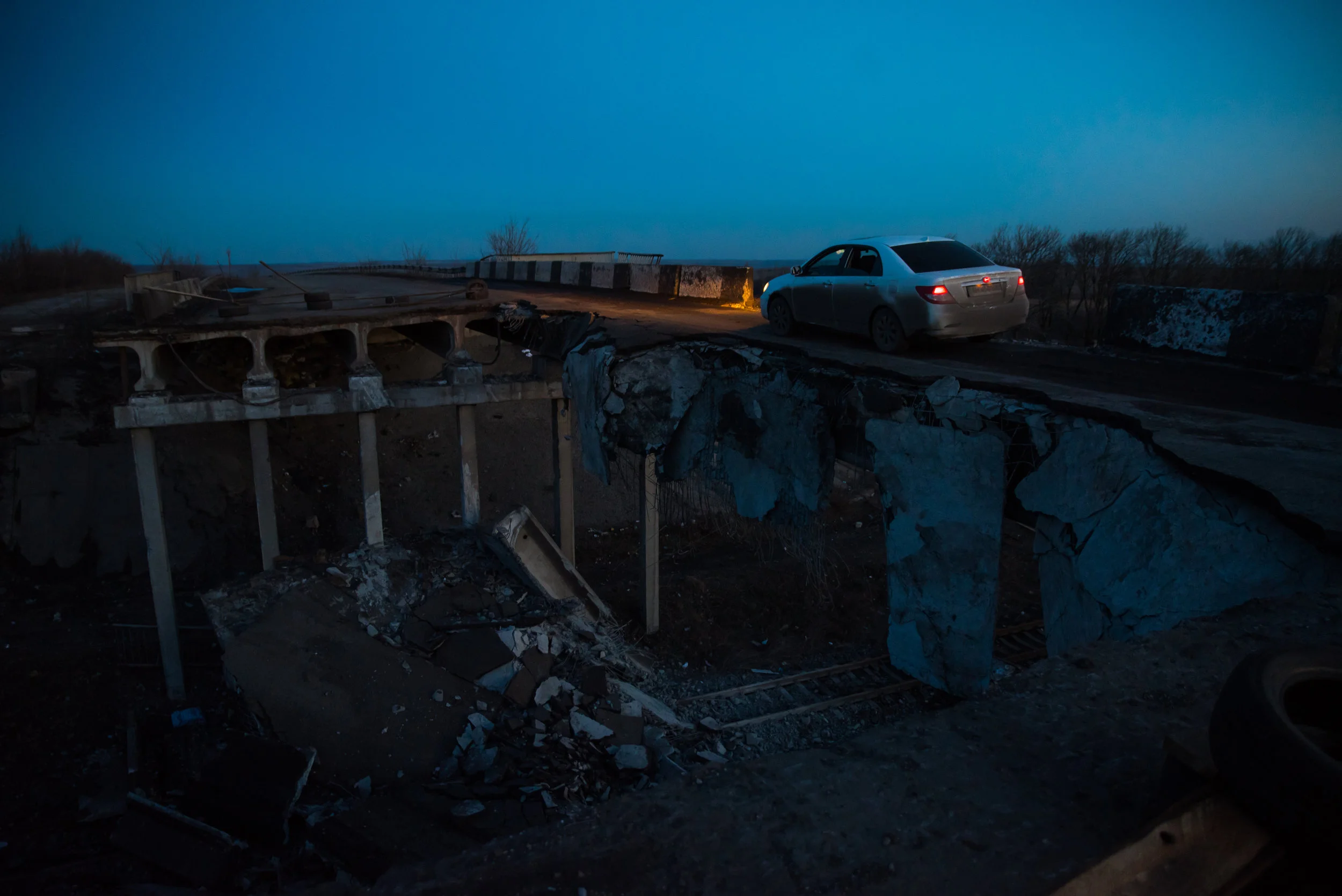 The E40 highway stretches from France to Kazakhstan and is a major international thoroughfare. After the battle of Debaltseve the transcontinental connection was severed.
