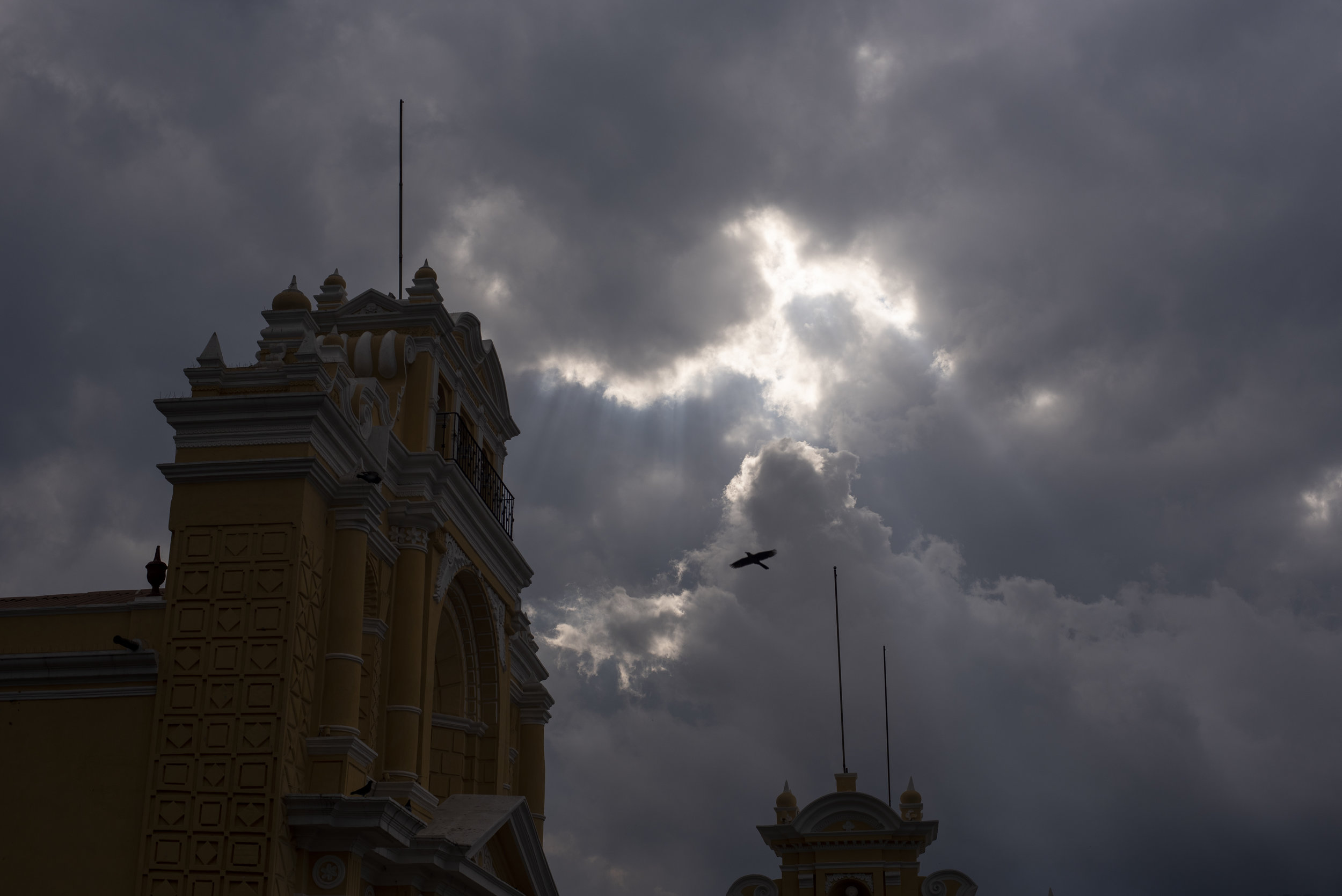  Iglesia San Pedro Apóstol is one of around a dozen Catholic churches in Antigua.  