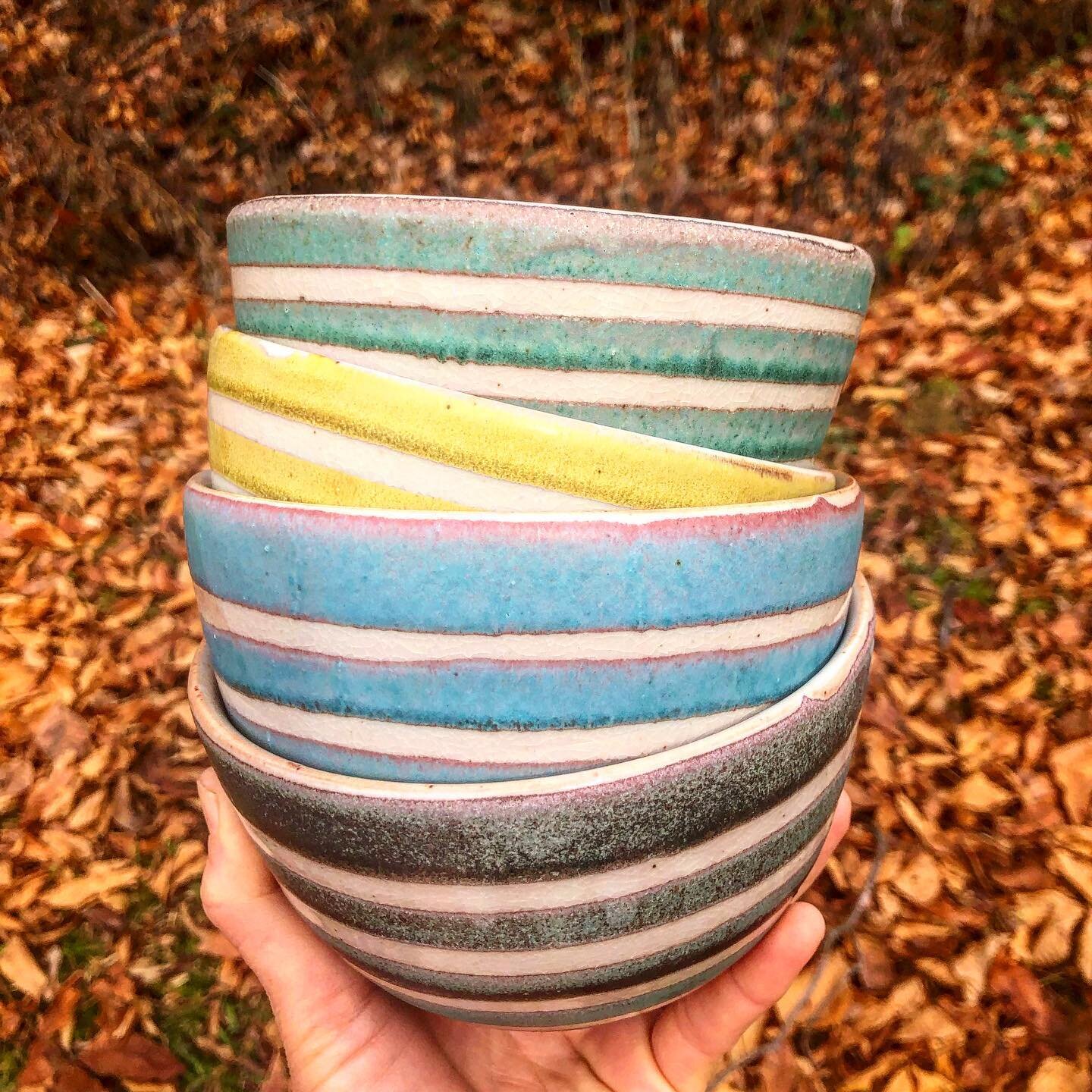 Stripey stackers 🥳

Pots are piling up for the @marshallhandmademarket next weekend! November 19 + 20, 10am - 5pm. Come if you can!

#ncpottery#smallbatch#stripes#joyfulhome#apotterslife#joyfullife#studiopottery#thismagicallife#handmadelife#claylove