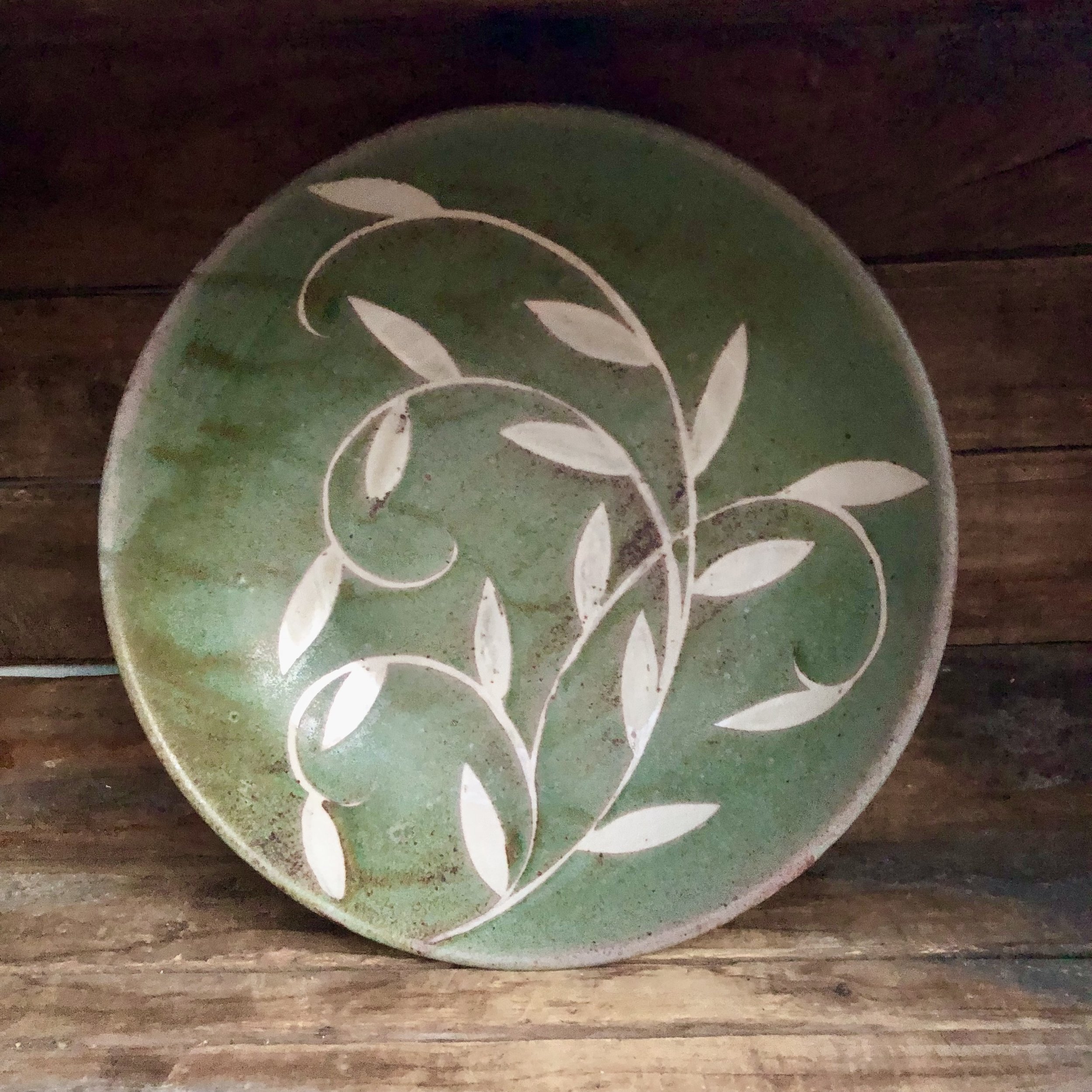 leafy vine serving bowl