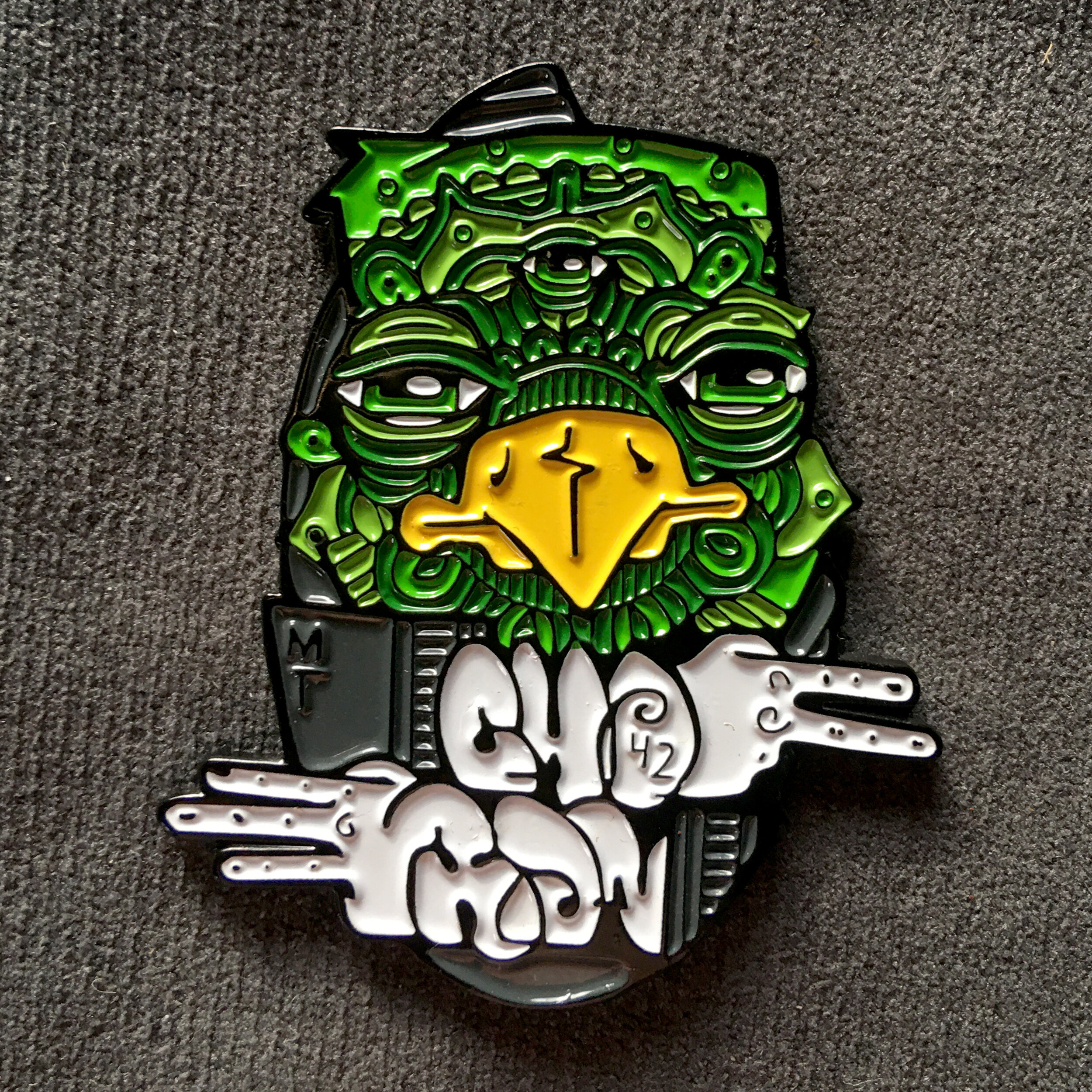 VIRIDI CANTUM DOMUS - Enamel Pin