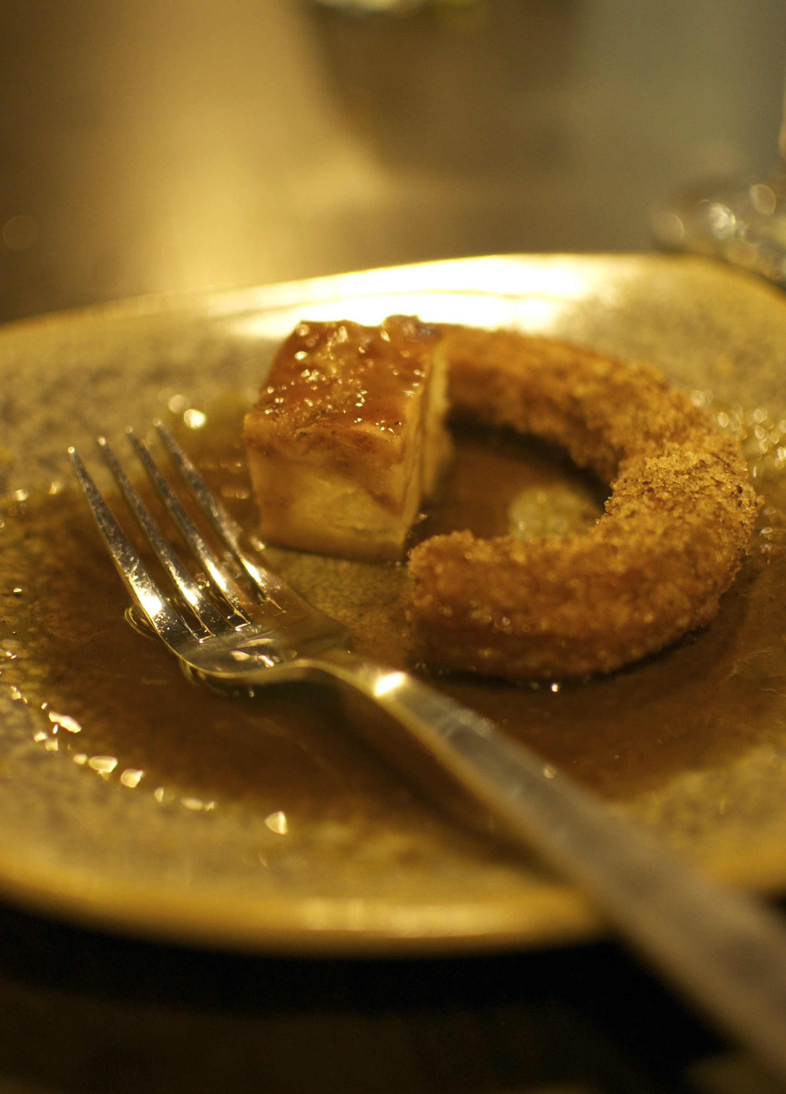 Mmmmm, postres (desserts). For years I've been wishing that Tres Carnales Taqueria would offer desserts (specifically churros) So I actually did a little happy dance when I spotted them on the menu at Rostizado. Just try to resist a perfectly cooked churro dipped in salted caramel sauce. If that's not your thing (because you're crazy) then perhaps the flan with browned butter caramel sauce will call to you. Either way, you can't go wrong. 