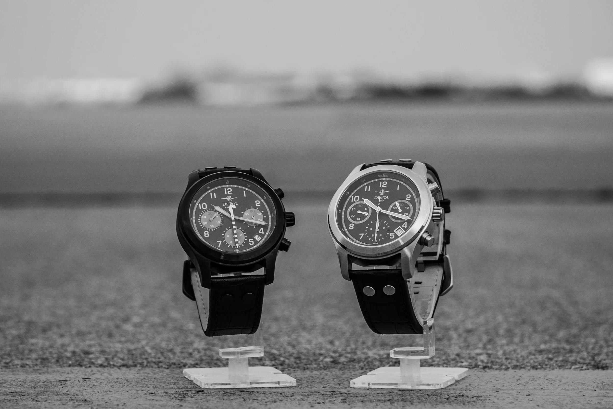 bothbwflightline.jpg