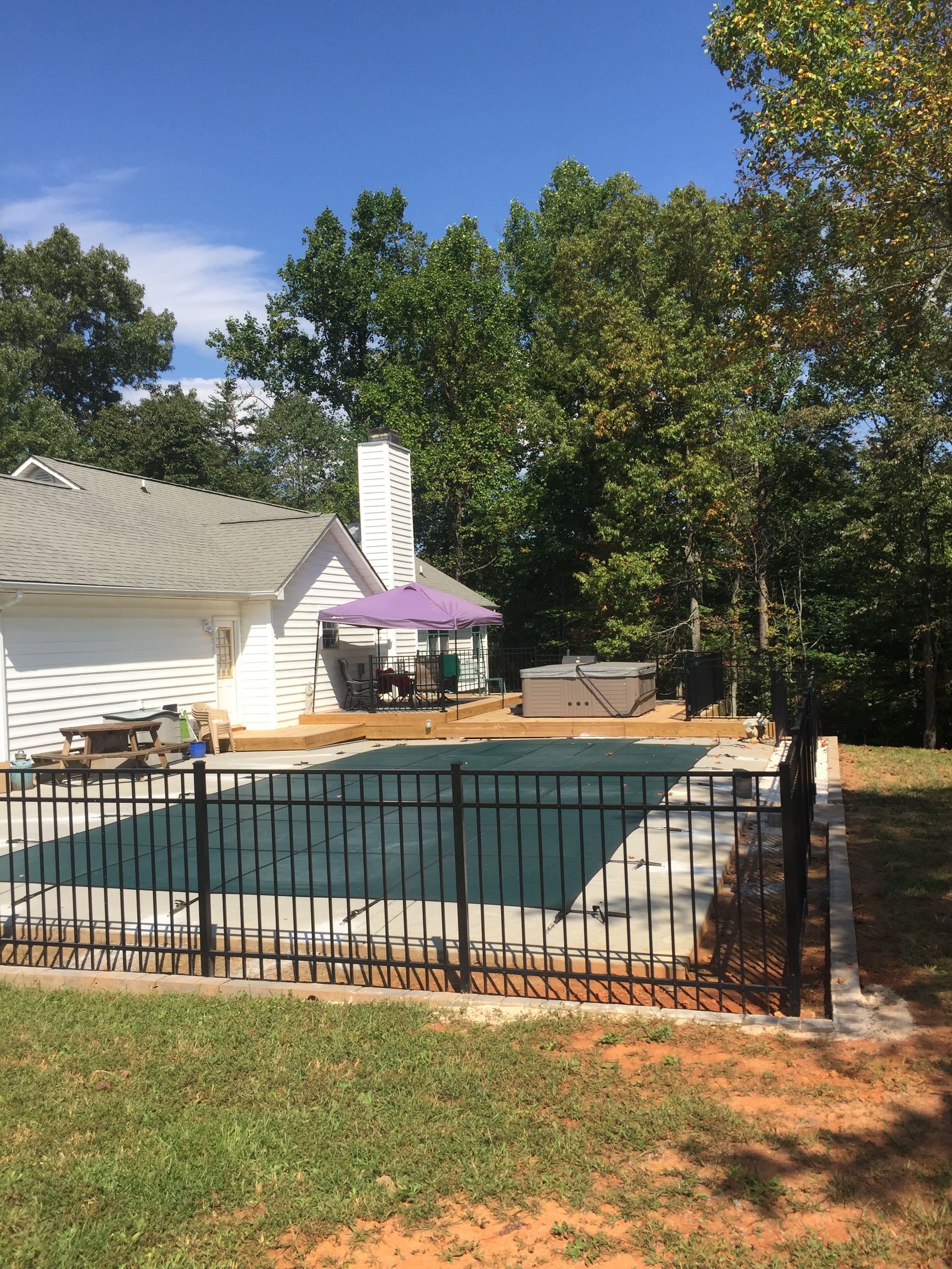 54” 3-rail aluminum fence with 4” picket spacing