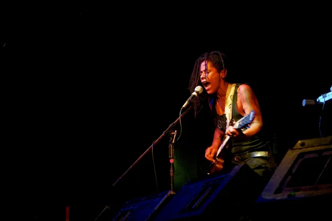 khattieQ at Red 7.