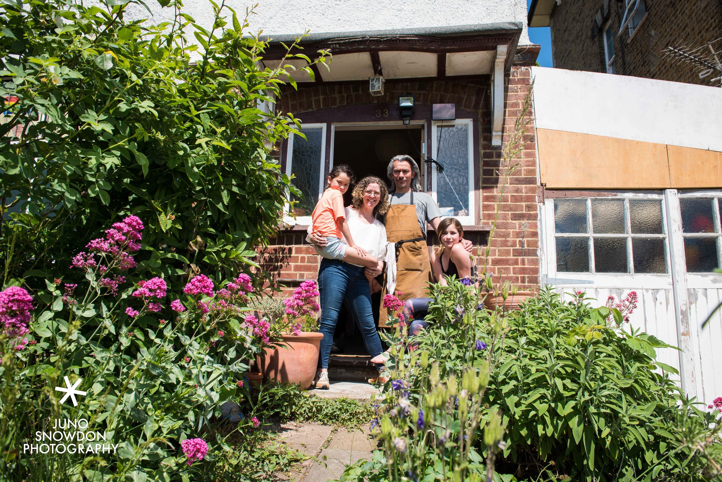 juno-snowdon-photography-doorstep-portraits-covid19-9035.jpeg