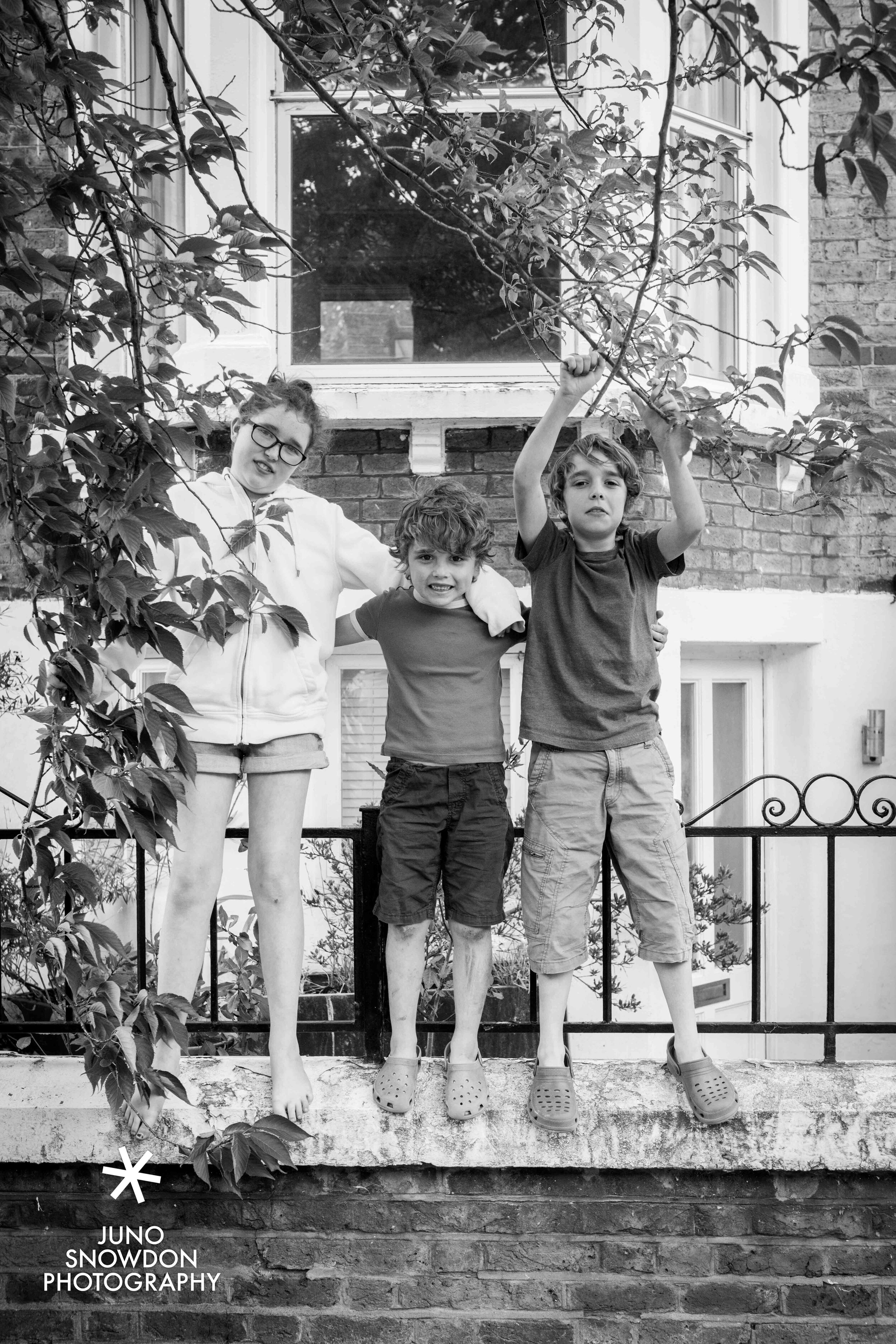 juno-snowdon-photography-doorstep-family-portraits-1906.jpg