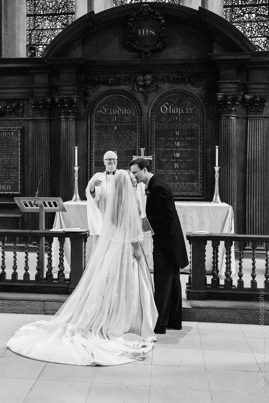 juno-snowdon-photography-wedding-photographer-middle-temple-church-london-5879.jpg