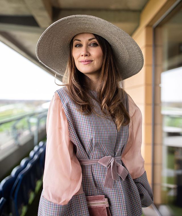 Taking my easter weekend style inspiration from the beautiful @masha_theone 
_
#styleinspo #easterstyle #jtmillinery #brandphotography #styleguide #lifestylephotographer #ascot #fashionportraits #luxurylifestyle #londonphotographer #pasteldreams #spr