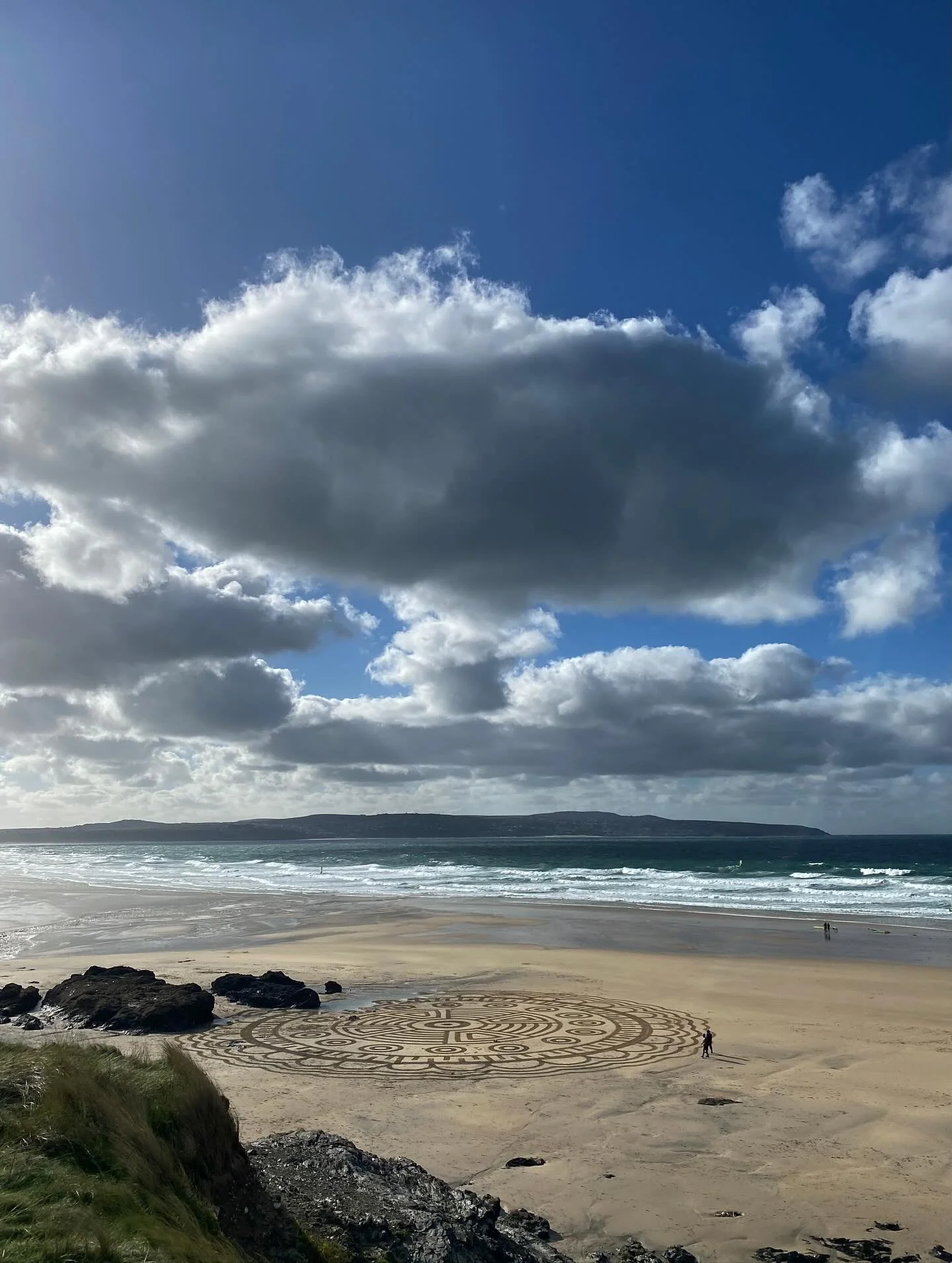 These last couple of weeks 

Clifftop wandering in Cornwall and Dorset. 
Seal spotting, fossil hunting, flower appreciation, hours of reading, leaf art, card games, chips, mackerel sandwiches.
A witchy museum.