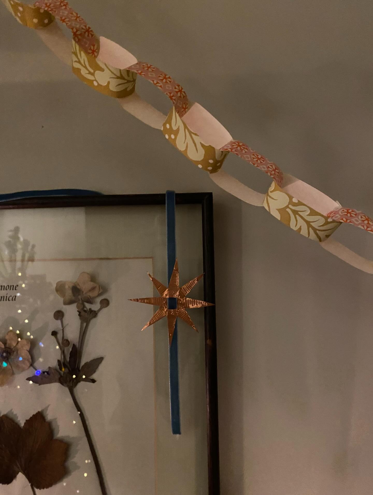Weekend glimpses including Edie&rsquo;s paper chain design
