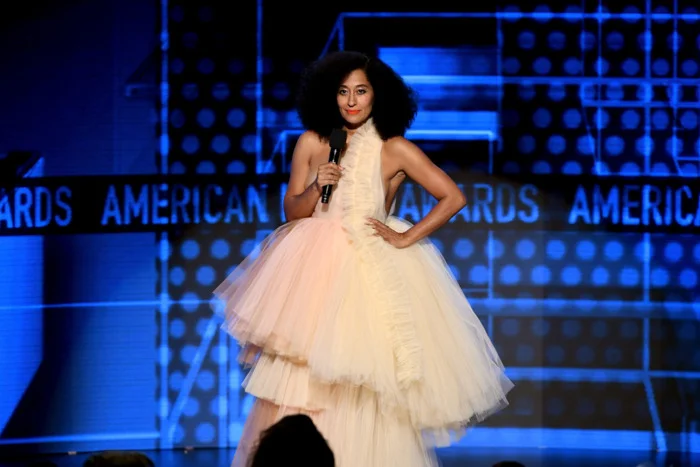 PHOTO: GETTY Tracee Ellis Ross on Twitter : POWER TULLE @OffWht dress @LouboutinWorld pumps @AMAs #AMAs