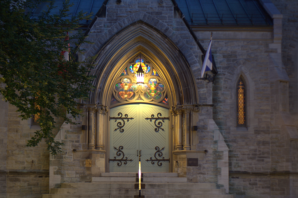 church_doors_lndscp.jpg