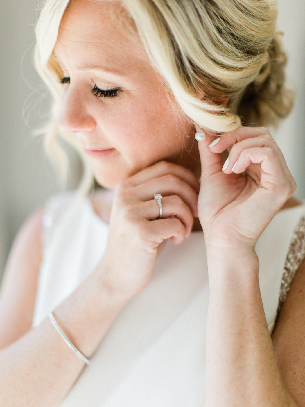 Toronto-Muskoka-wedding-photographer-cottage-inspired-documentary-wedding16.jpg