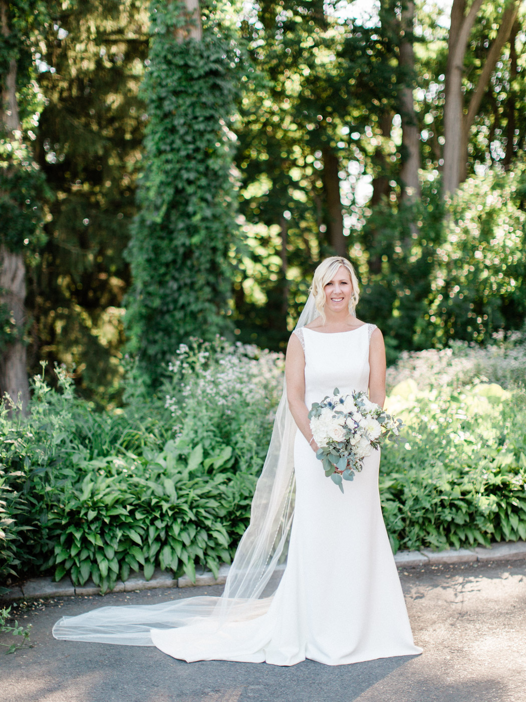 Photographs from an elegant yet relaxed summer wedding at The Thornhill Golf and Country Club, by Toronto Wedding Photographer Corynn Fowler Photography