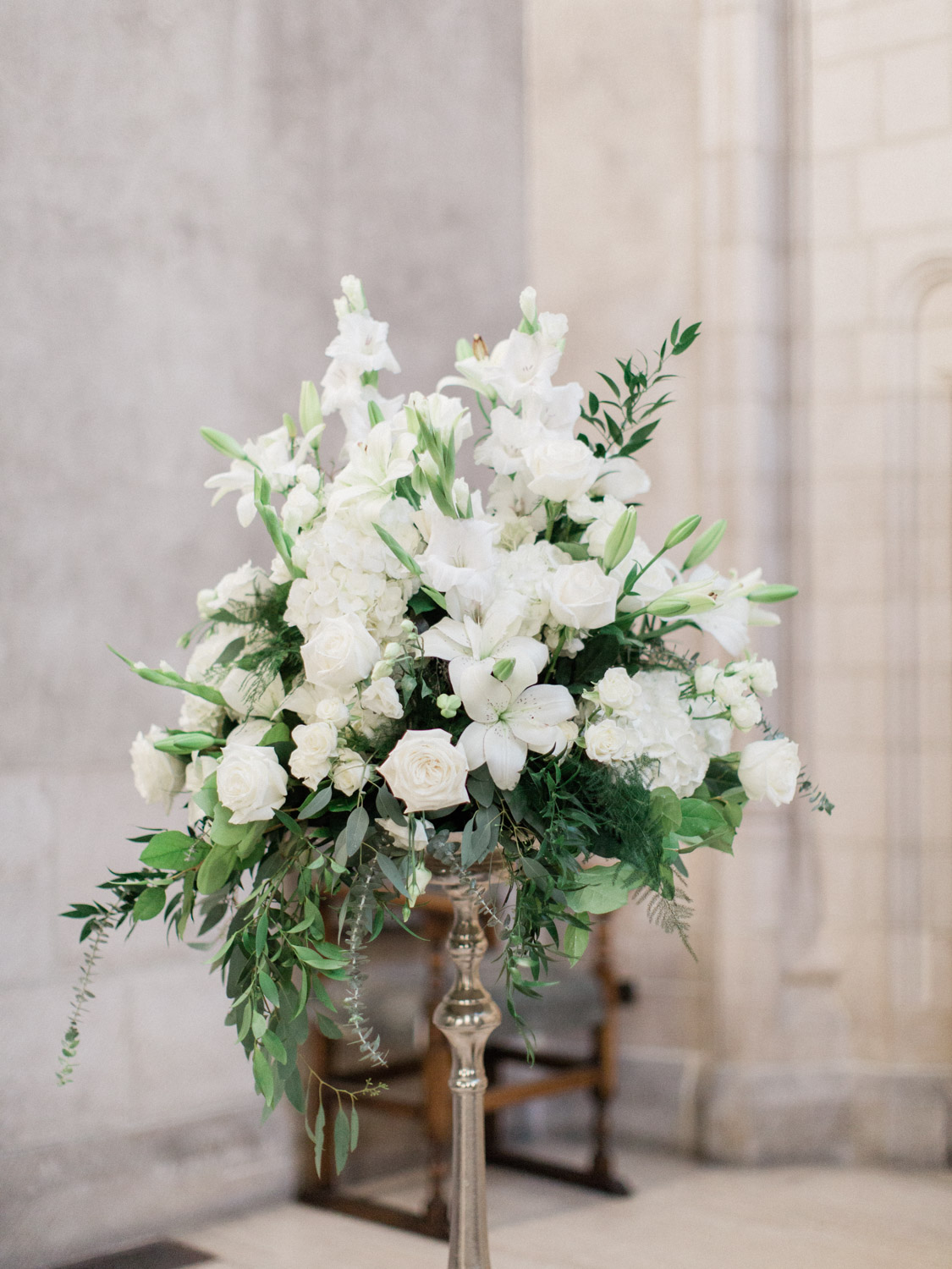 Toronwo-wedding-photographer-classic-documentary-downtown-wedding-the-royal-conservatory-trinity-chapel_uoft20.jpg