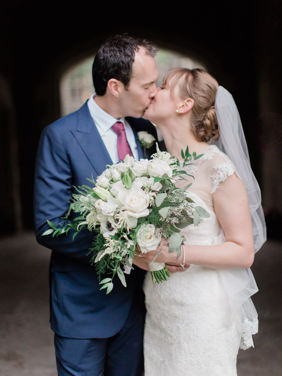 Toronwo-wedding-photographer-classic-documentary-downtown-wedding-the-royal-conservatory-trinity-chapel_uoft50.jpg