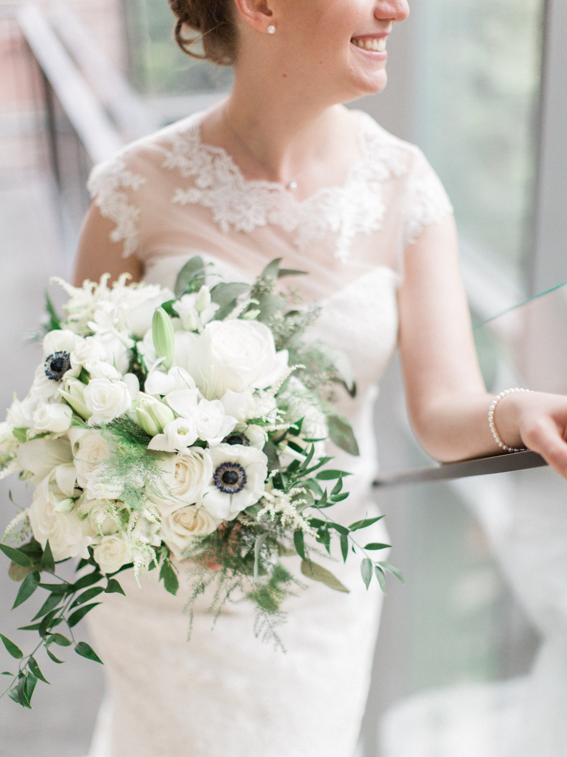 Toronwo-wedding-photographer-classic-documentary-downtown-wedding-the-royal-conservatory-trinity-chapel_uoft58.jpg