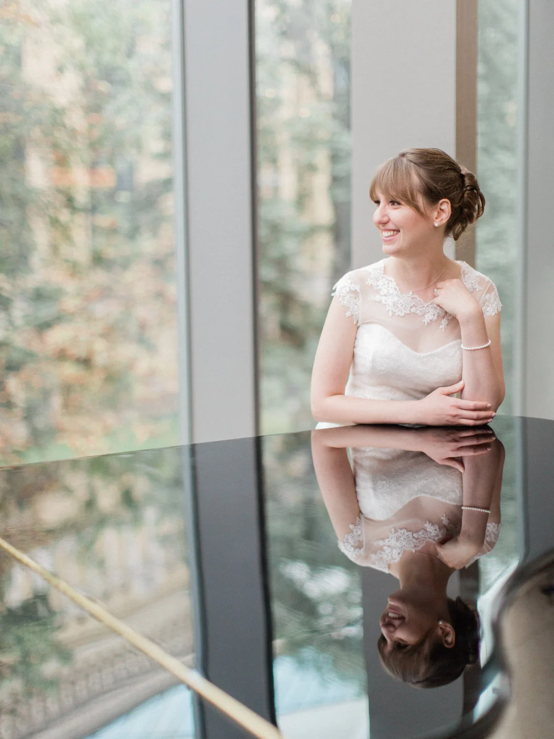 Toronwo-wedding-photographer-classic-documentary-downtown-wedding-the-royal-conservatory-trinity-chapel_uoft90.jpg