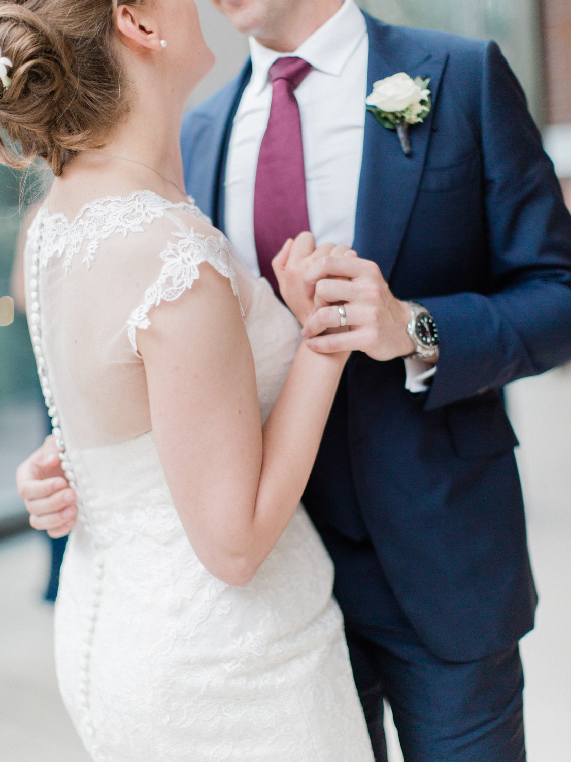 Toronwo-wedding-photographer-classic-documentary-downtown-wedding-the-royal-conservatory-trinity-chapel_uoft105.jpg