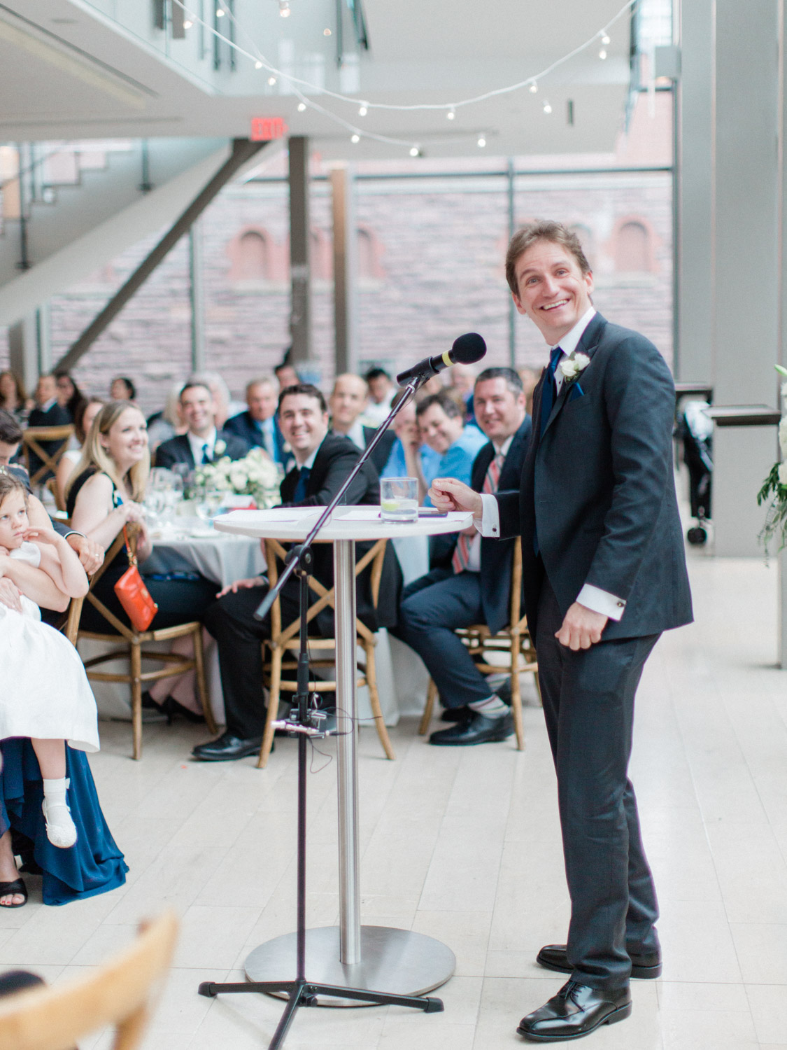 Toronwo-wedding-photographer-classic-documentary-downtown-wedding-the-royal-conservatory-trinity-chapel_uoft110.jpg