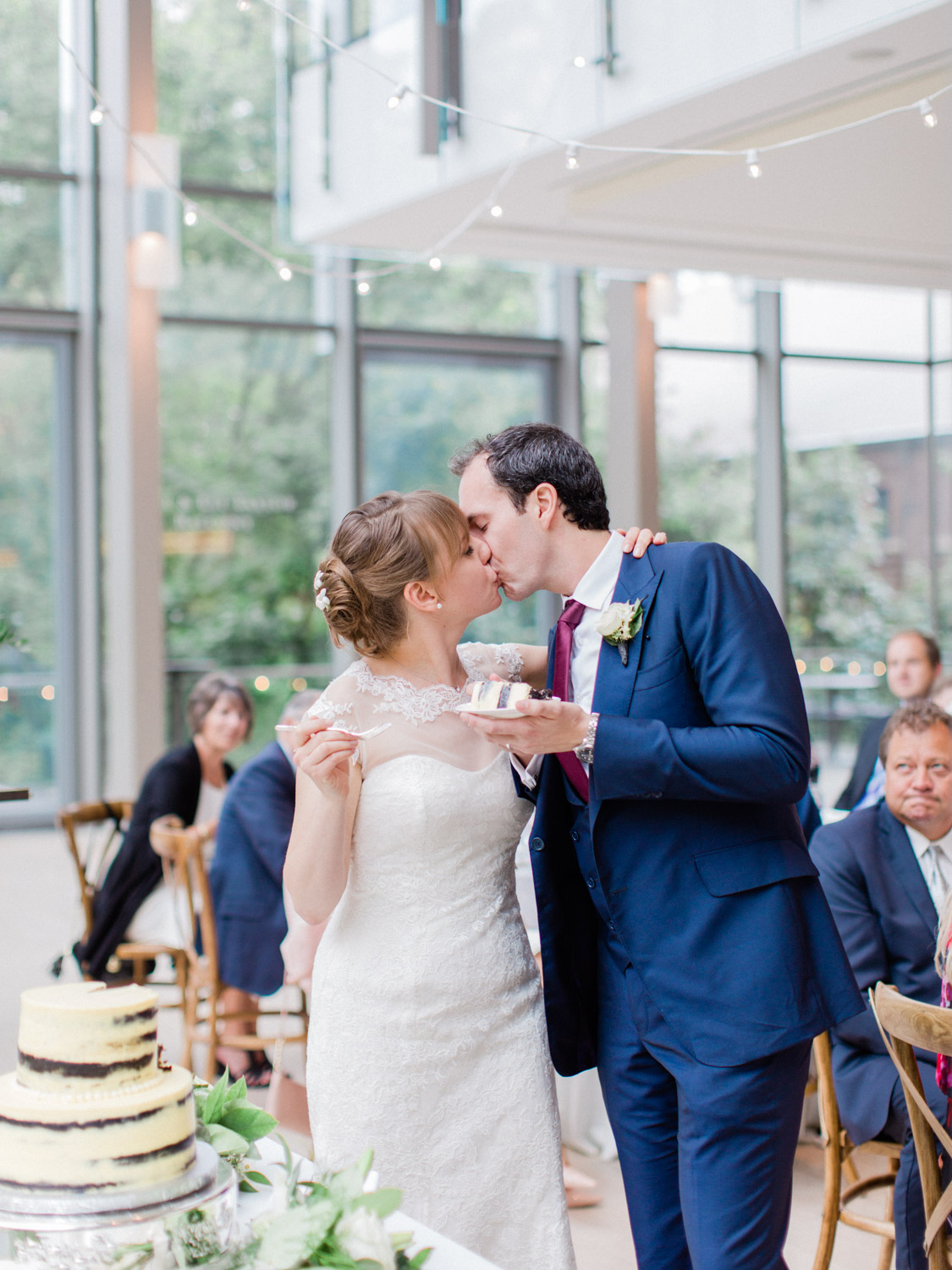Toronwo-wedding-photographer-classic-documentary-downtown-wedding-the-royal-conservatory-trinity-chapel_uoft111.jpg