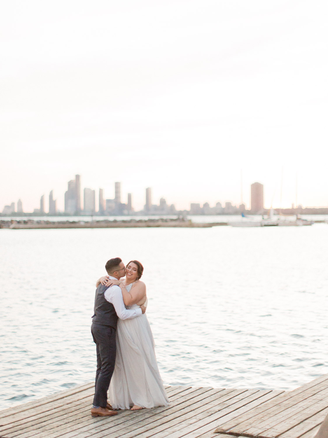 A contemporary wedding photograph in downtown Toronto at the Henley Room, Argonauts Rowing Club