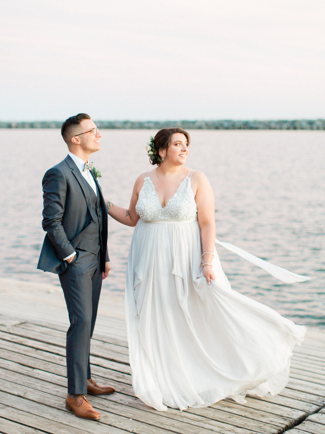 A contemporary wedding photograph in downtown Toronto at the Henley Room, Argonauts Rowing Club