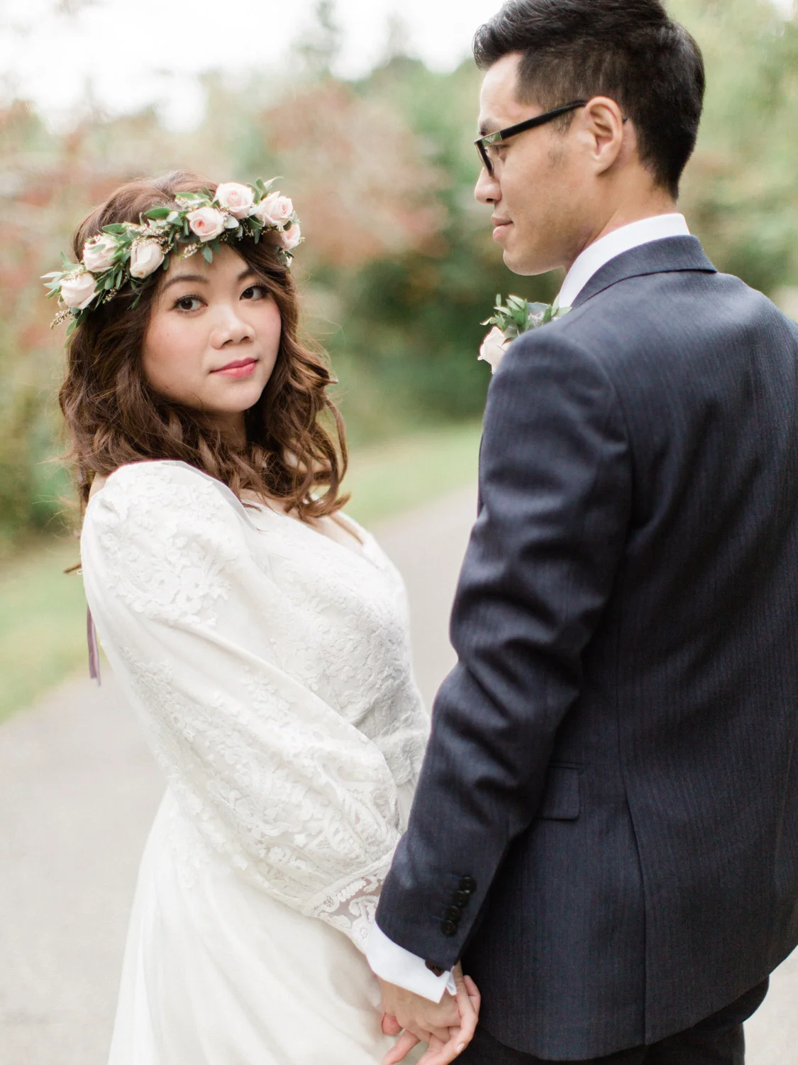 beautiful buddhist wedding photographs at the doctors house in kleinburg, by toronto wedding photographer corynn fowler photography