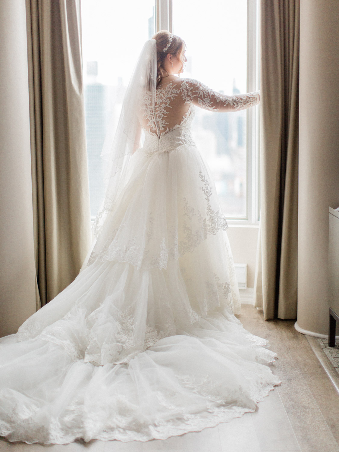 Timeless winter wedding photographs at one king west hotel, by toronto photogrpaher corynn fowler photography