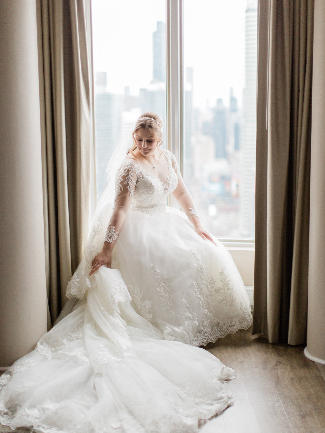Toronto-wedding-photographer-classic-documentary-winter-wedding-indoor-downtown-one-king-west24.jpg