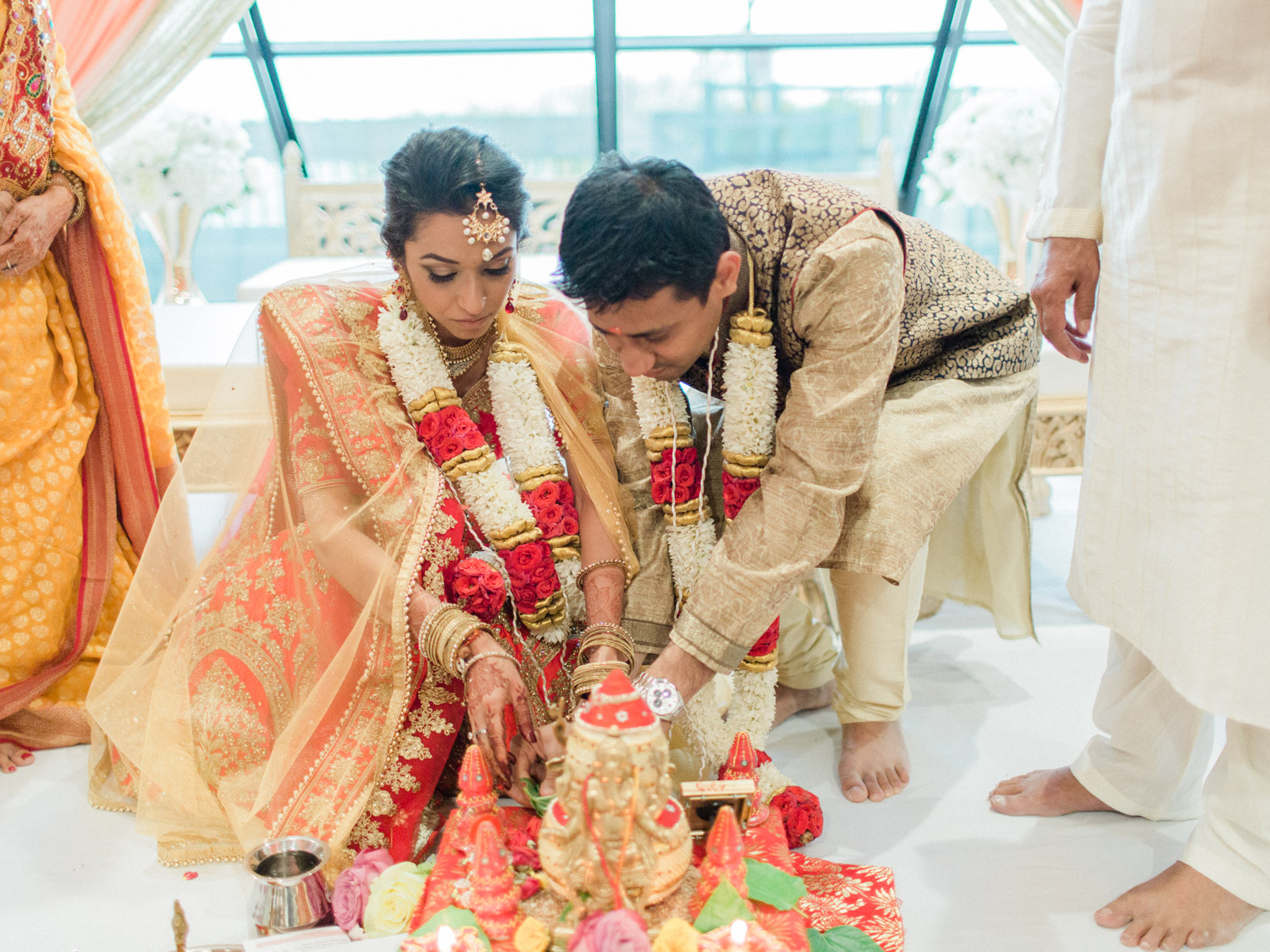 Toronto-wedding-photographer-indian-wedding-downtown-westin-harbour-castle71.jpg