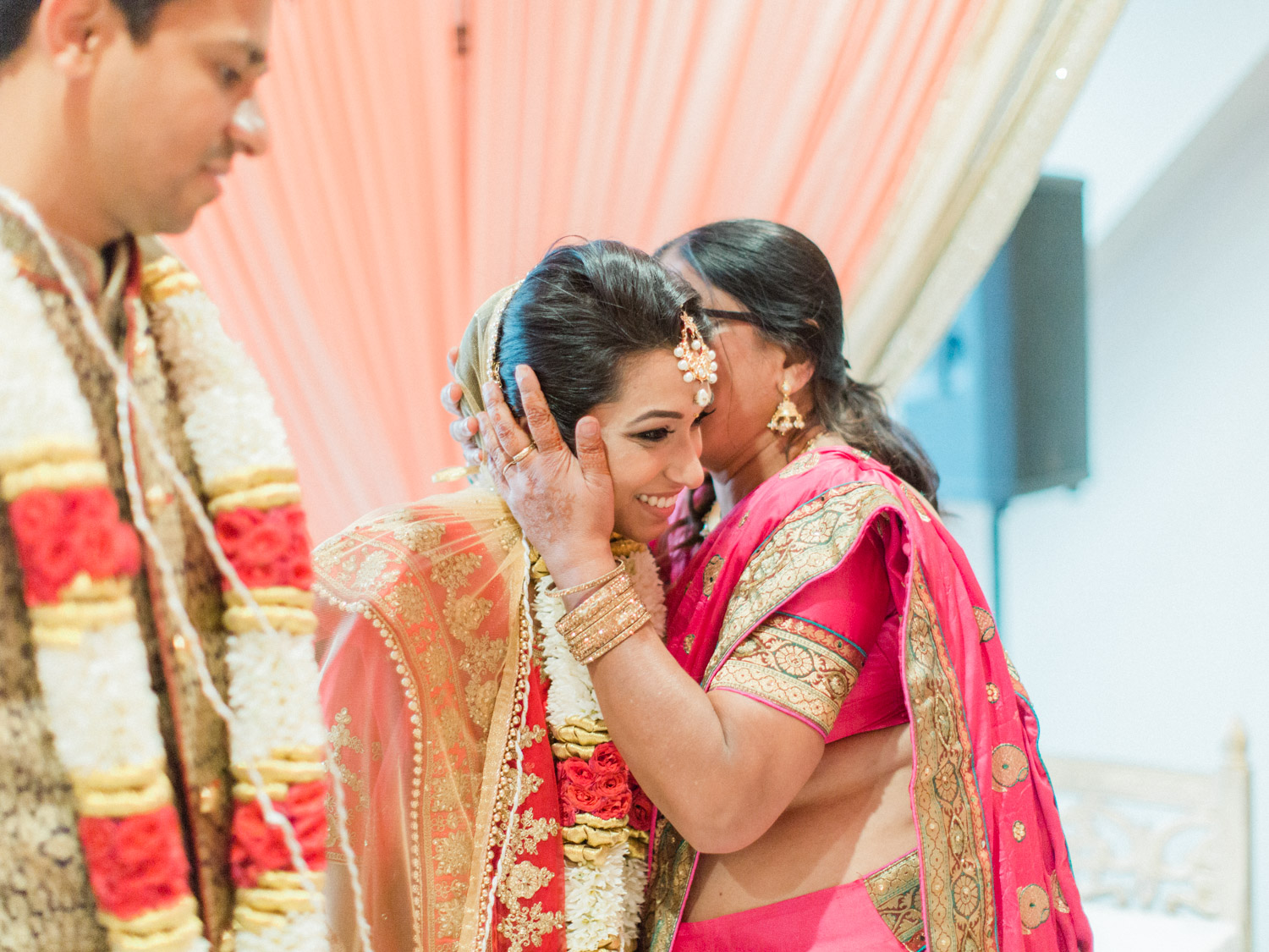 Toronto-wedding-photographer-indian-wedding-downtown-westin-harbour-castle79.jpg