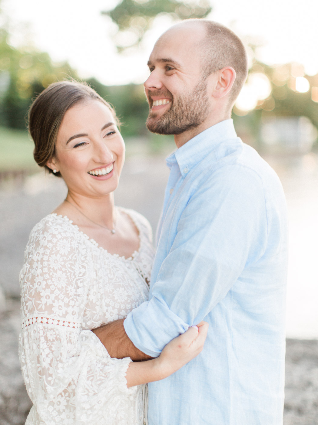 Sunny engagement photographs from niagara on the lake, by toronto wedding photographer corynn fowler photography