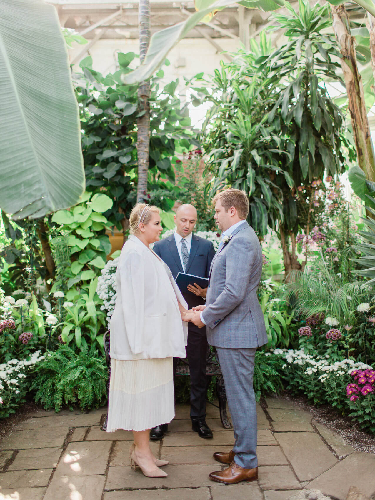 wedding ceremony at allen gardens