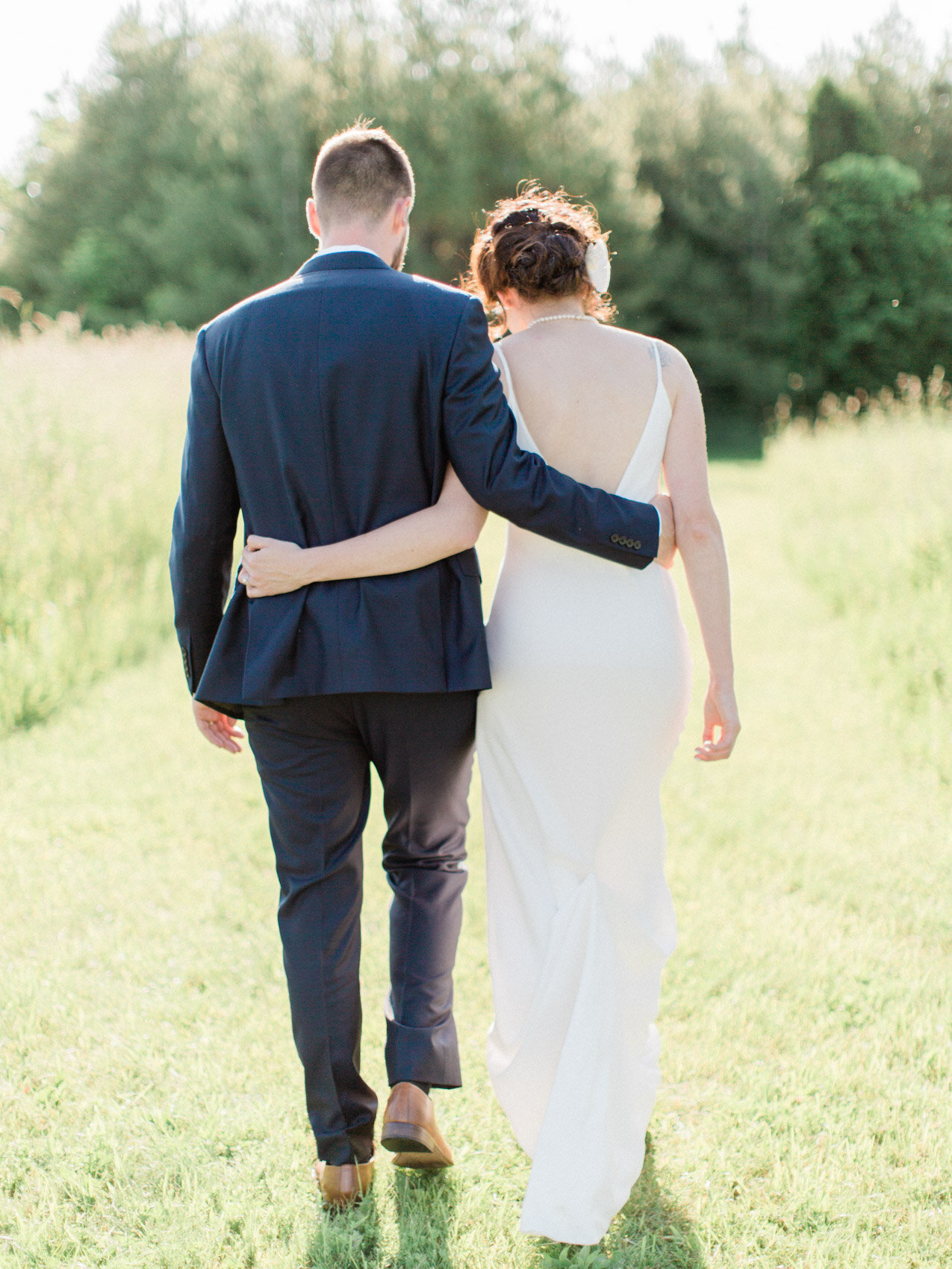 Corynn_Fowler_Photography_Outdoor_Tented_Summer_Wedding_Collingwood109.jpg