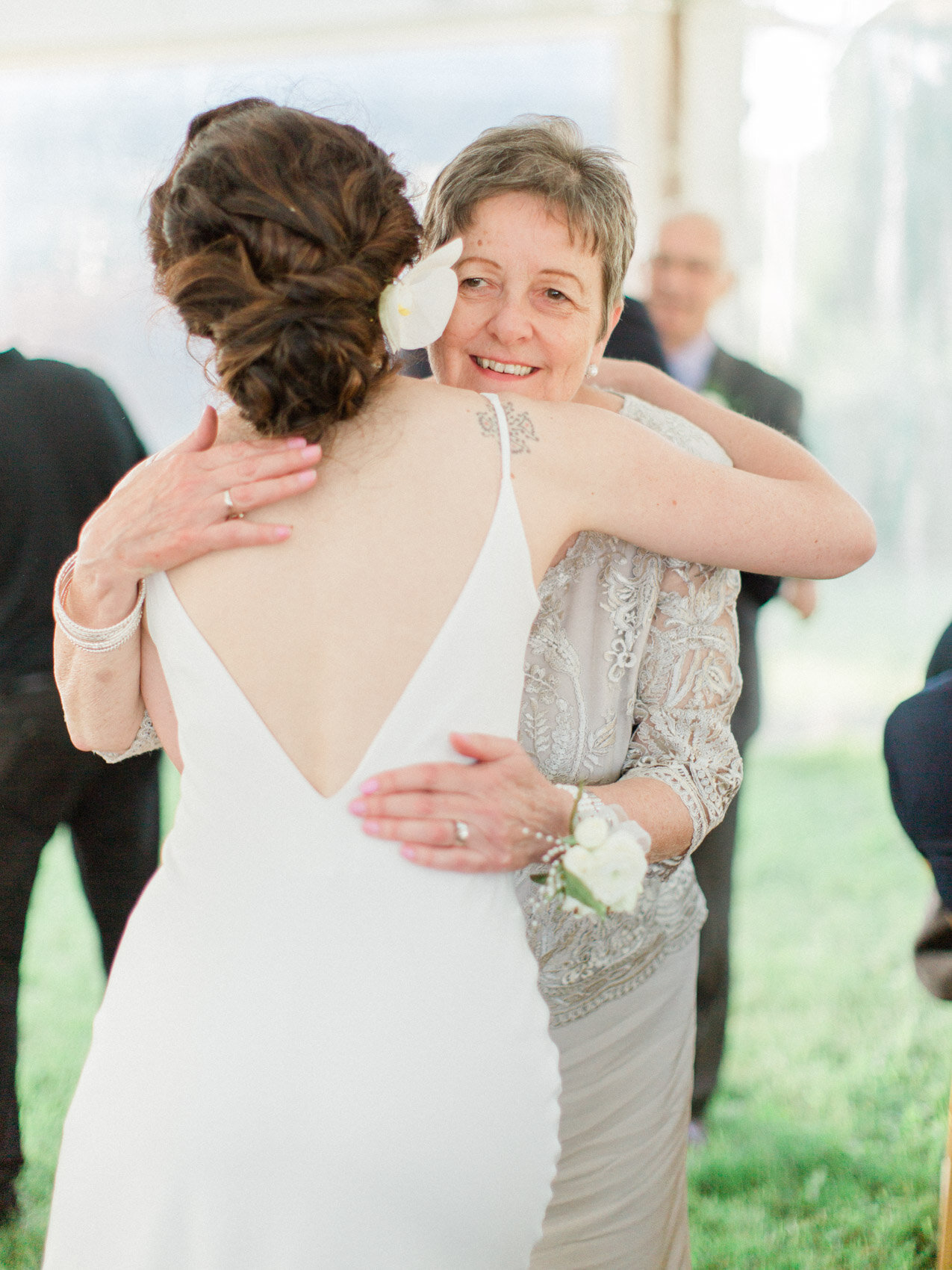 Corynn_Fowler_Photography_Outdoor_Tented_Summer_Wedding_Collingwood150.jpg