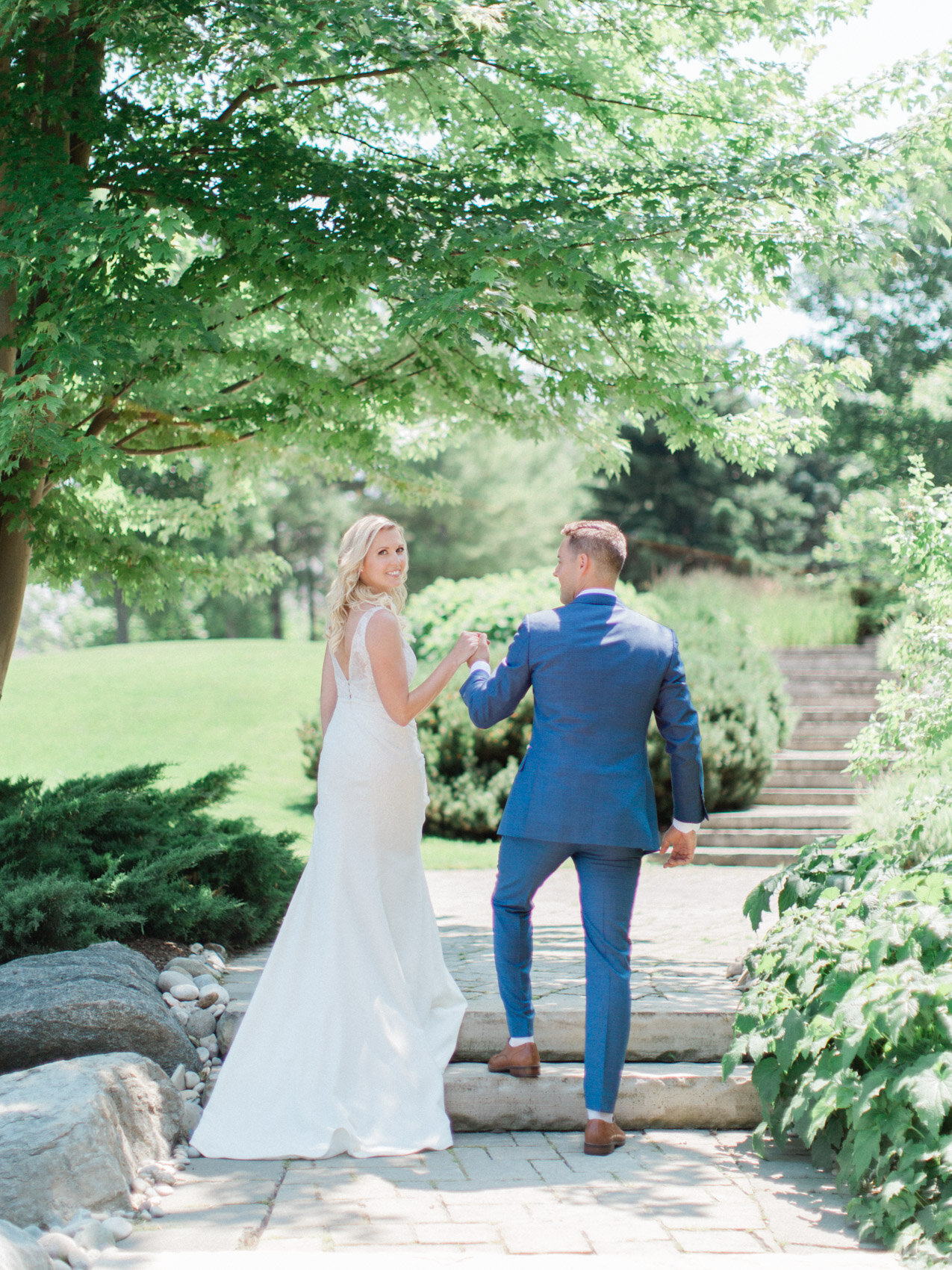 Corynn_Fowler_Photography_Toronto_Collingwood_Wedding_Photographer_candid_Natural_outdoor_Wedding_Relaxed_Lora_Bay_Thornbury30.jpg