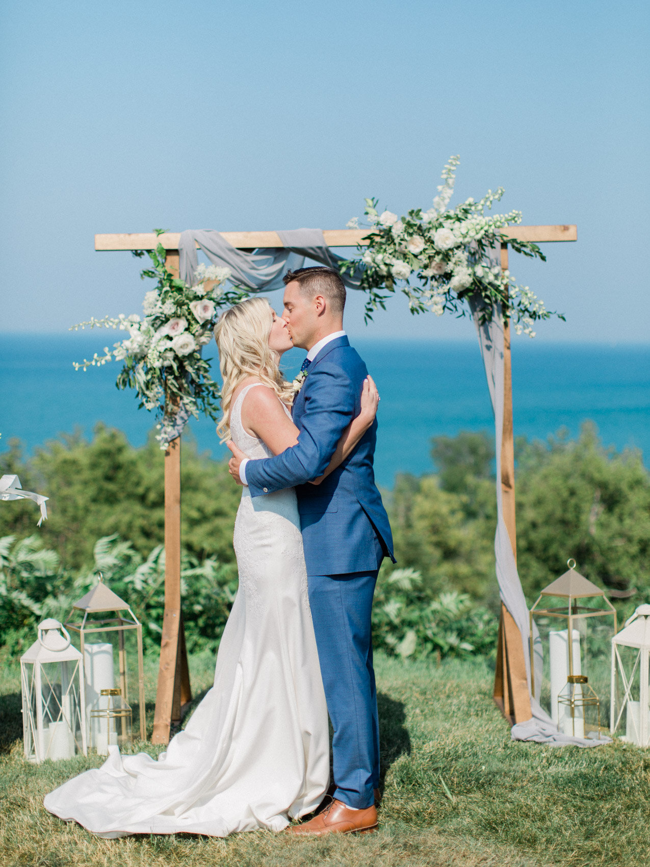 Corynn_Fowler_Photography_Toronto_Collingwood_Wedding_Photographer_candid_Natural_outdoor_Wedding_Relaxed_Lora_Bay_Thornbury149.jpg