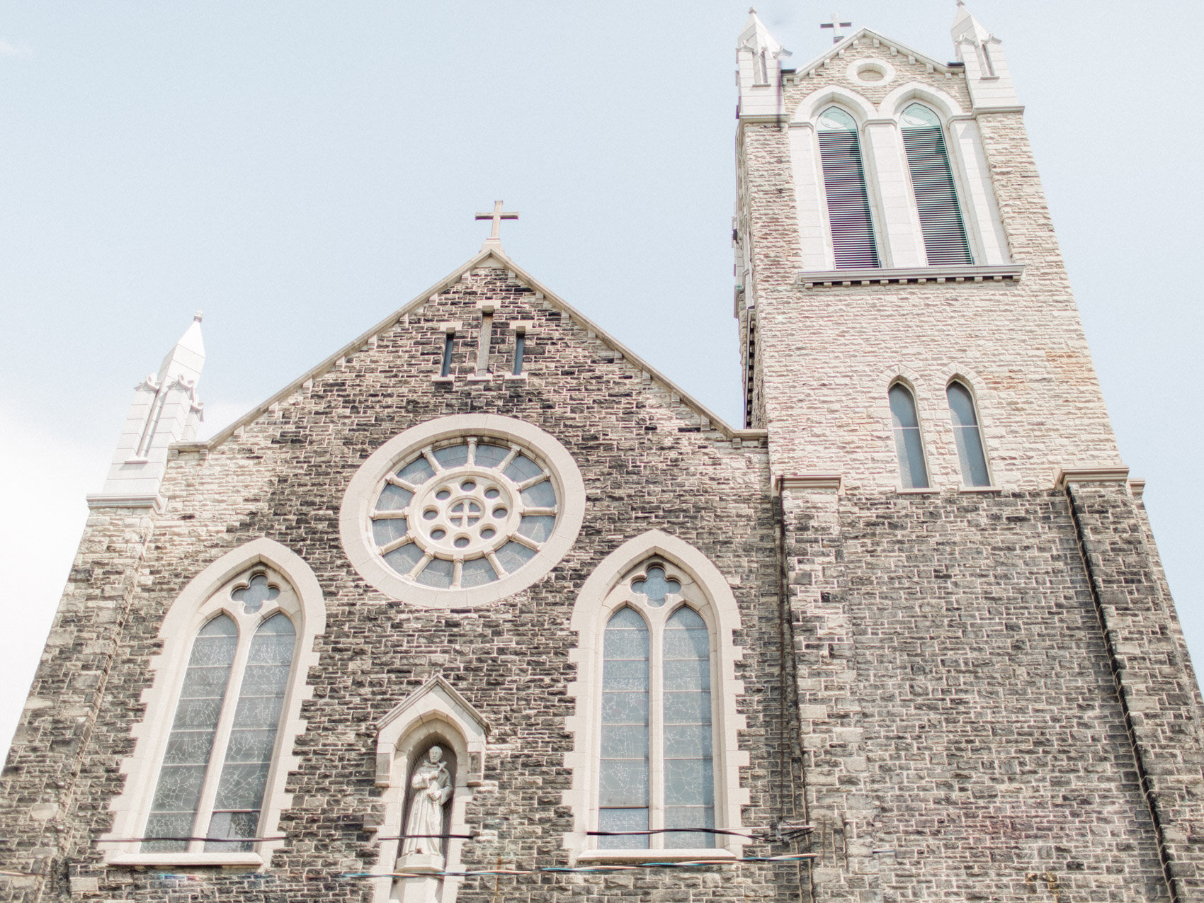 Corynn_Fowler_Photography_Toronto_Collingwood_Wedding_Photographer_candid_Natural_outdoor_Wedding_Relaxed_downtown_Toronto_Wedding_Palais_Royale23.jpg