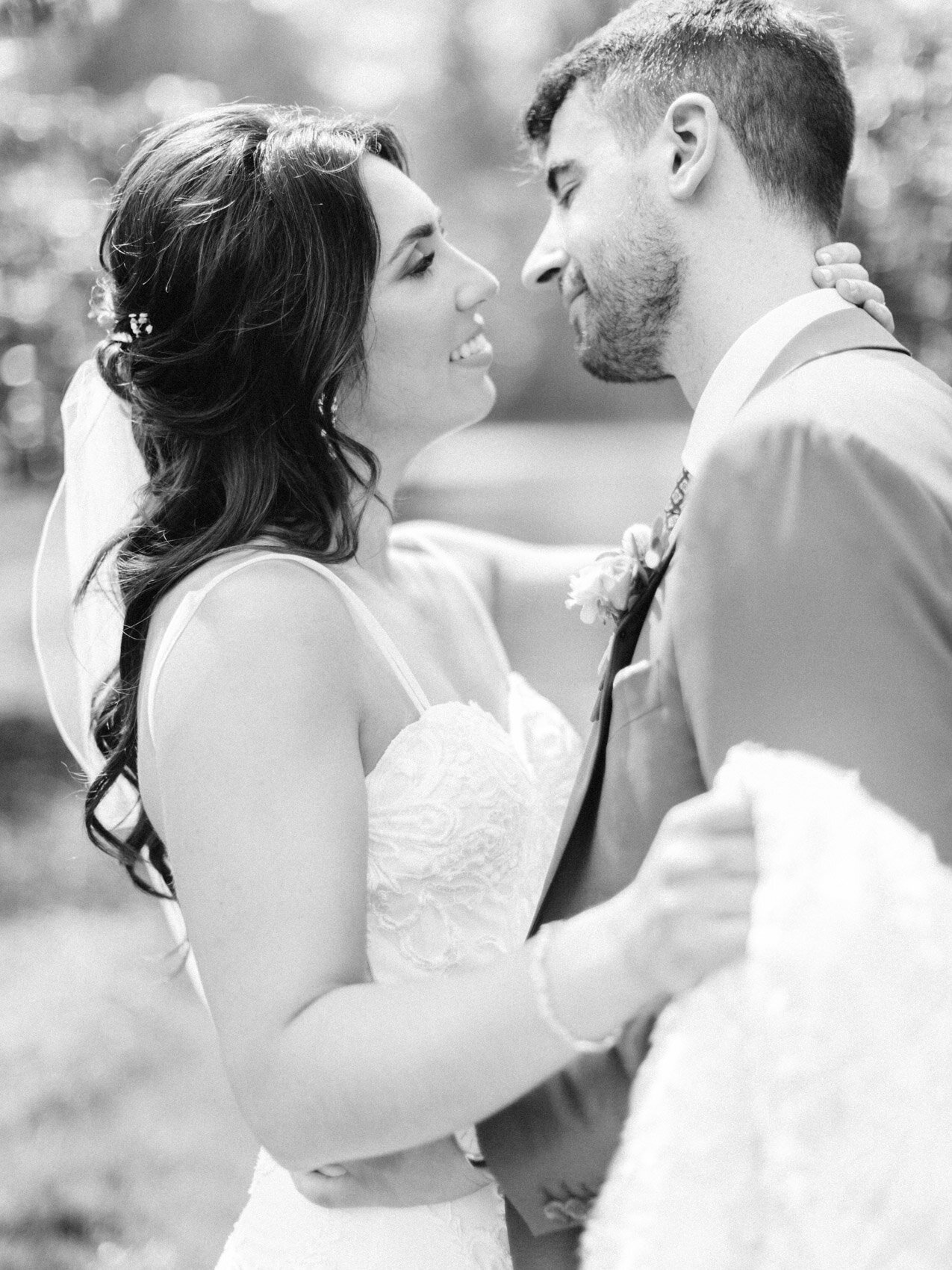 Corynn_Fowler_Photography_Toronto_Collingwood_Wedding_Photographer_candid_Natural_outdoor_Wedding_Relaxed_Niagara_Wedding100.jpg