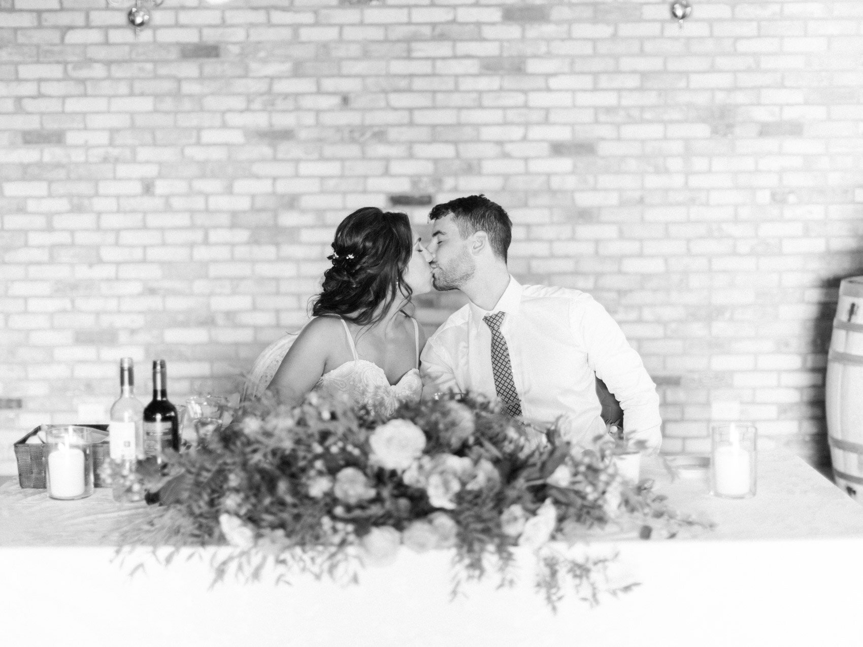 Corynn_Fowler_Photography_Toronto_Collingwood_Wedding_Photographer_candid_Natural_outdoor_Wedding_Relaxed_Niagara_Wedding216.jpg