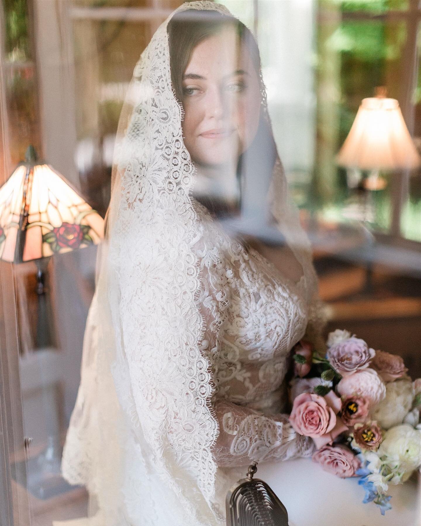 A few moments from Lydia and Tom&rsquo;s exquisite backyard wedding overlooking the shores of Georgian Bay.  Does it get any better than enjoying a delicious and intimate dinner with your loved ones while the sun sets in the background?
.
To inquire 