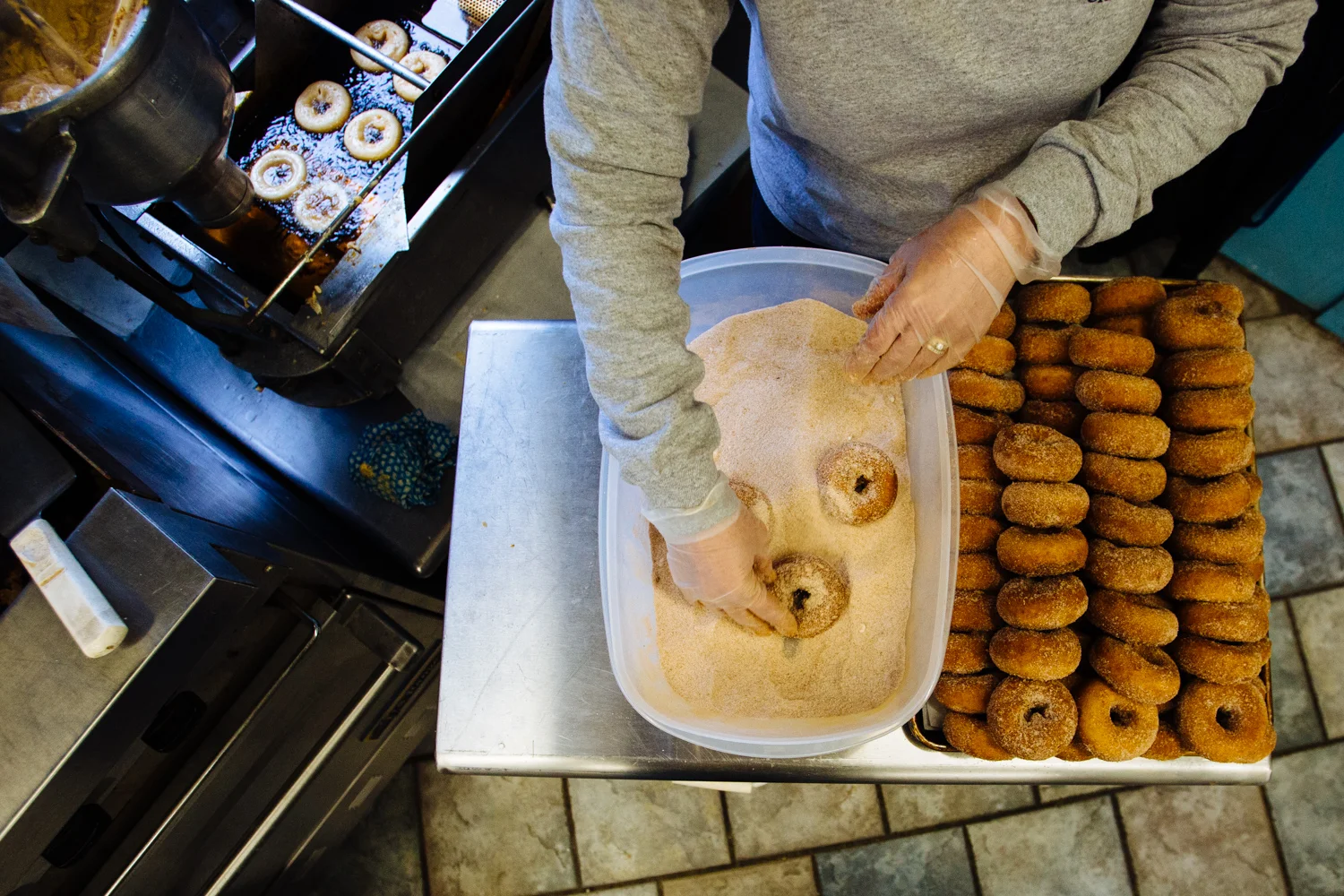 TantillosFarmMarket-CiderDoughnuts-2016-day3-172.jpg