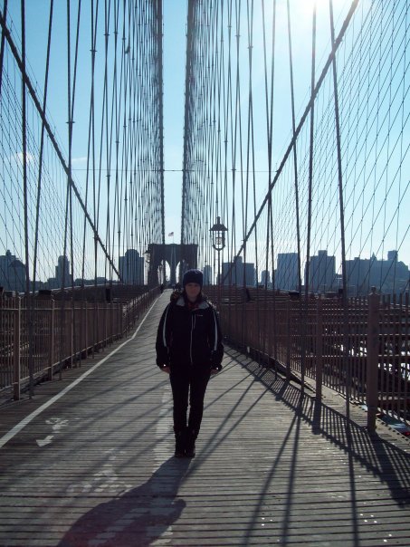 BROOKLYN BRIDGE, BRAH. Keep to the people lane!