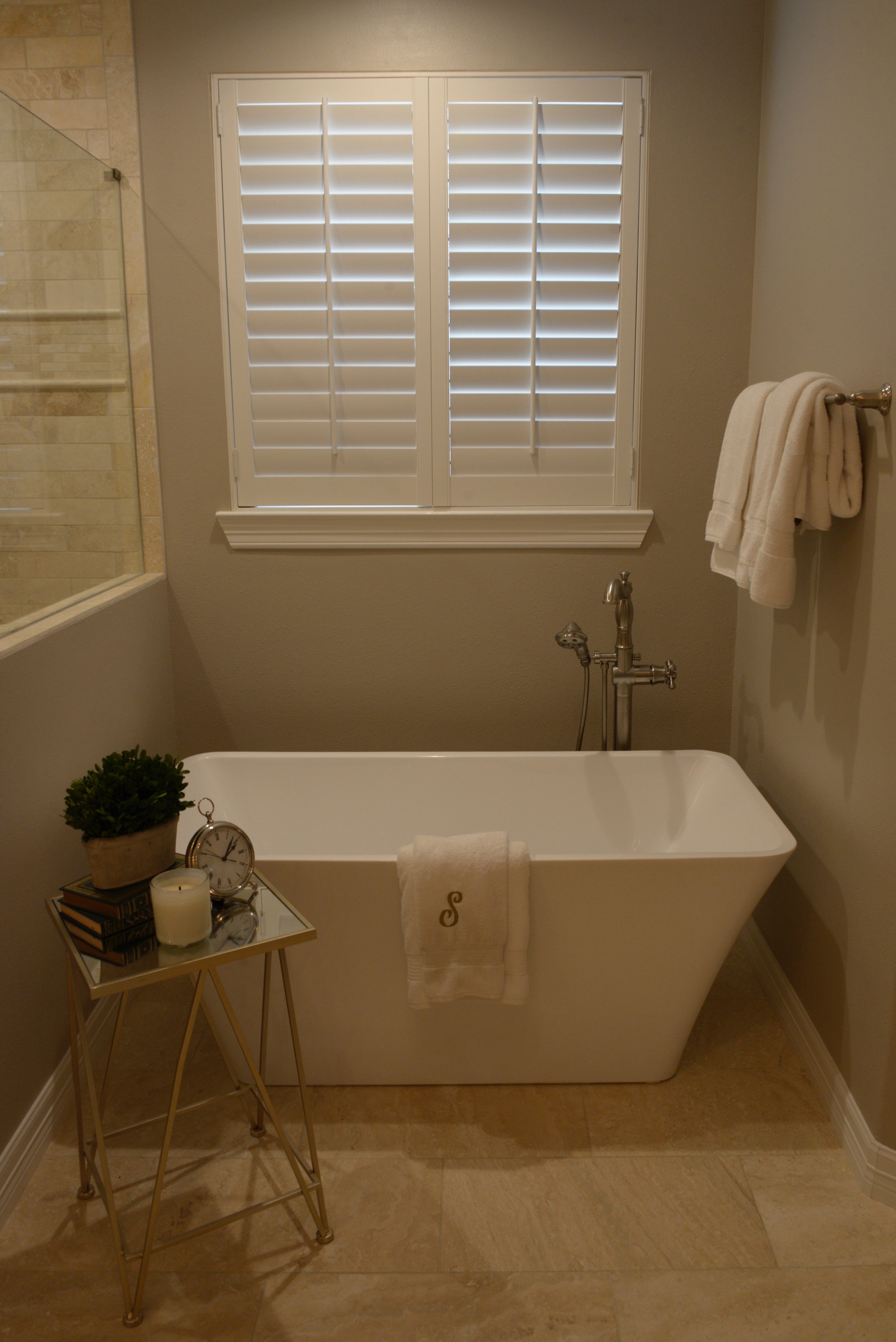 A traditional master bathroom gets a fresh update with luxurious ...