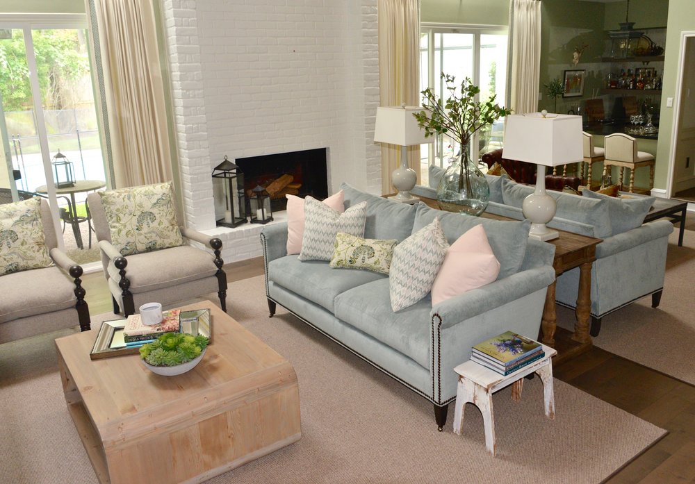 6 Ways to Arrange Pillows on a Sofa