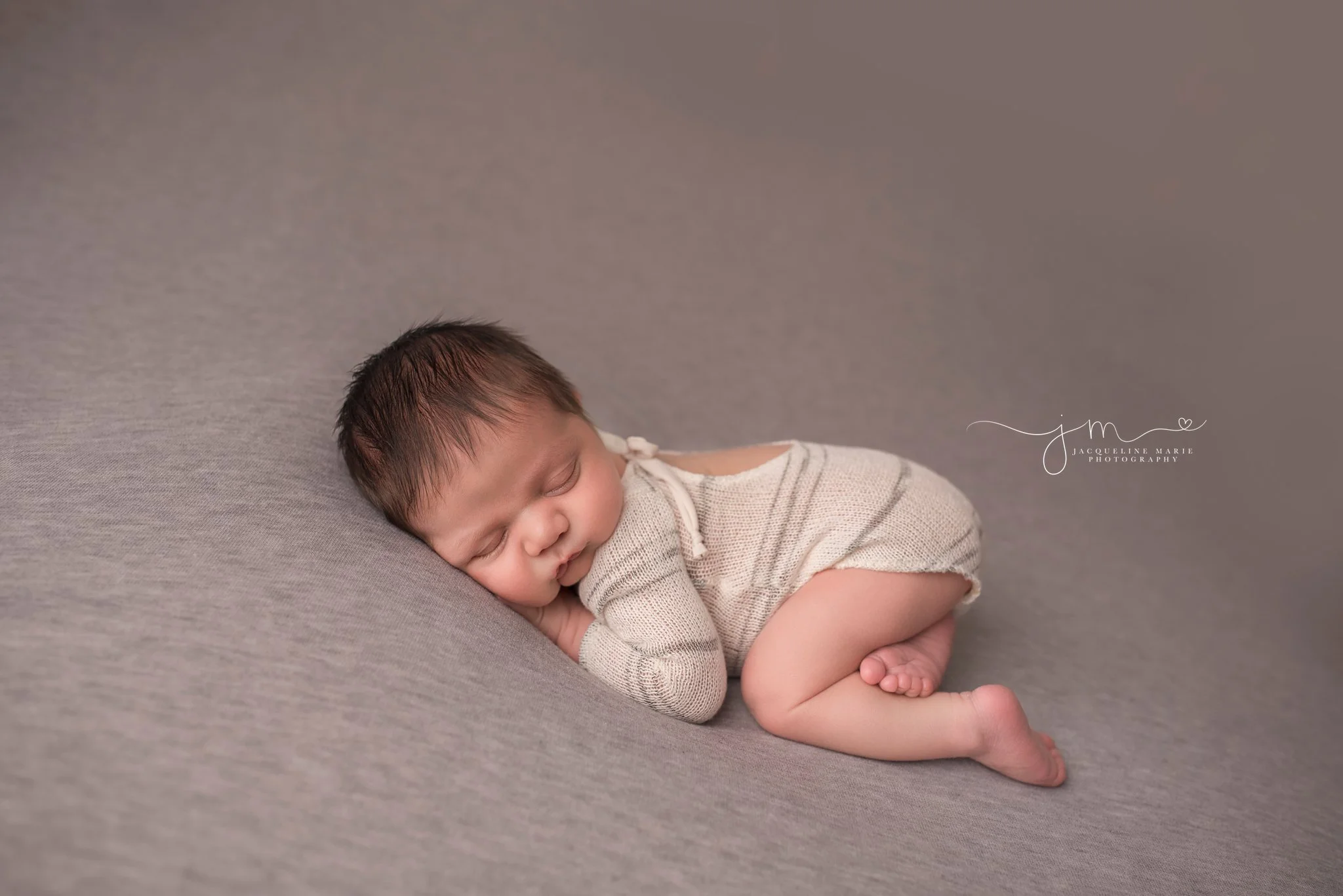 Newborn Photographer Columbus Ohio | Newborn Photography featuring baby brother and big sister in Columbus Ohio
